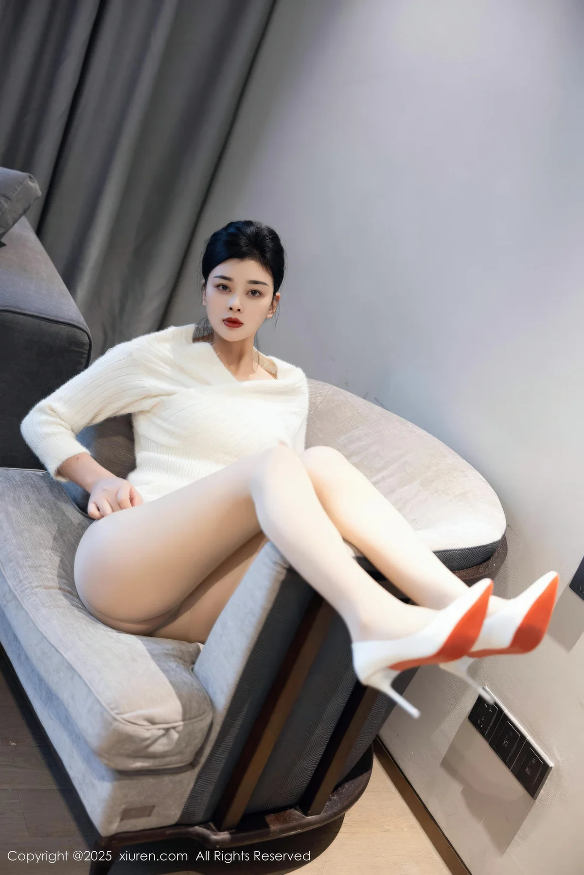 XiuRen 秀人 No.10986 徐清妍 白色毛衣肉色丝袜 - 16