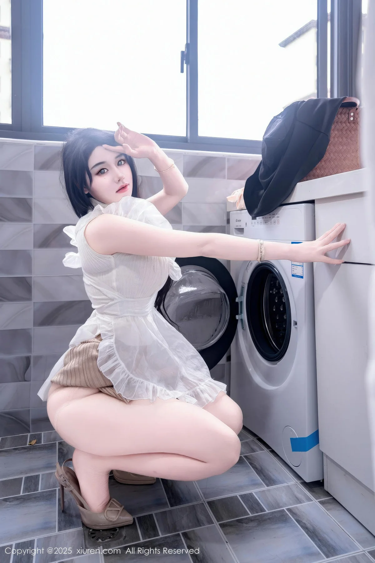 XiuRen 秀人 No.11010 汐汐爱吃草莓 善良家政姐姐肥臀爆乳 - 16