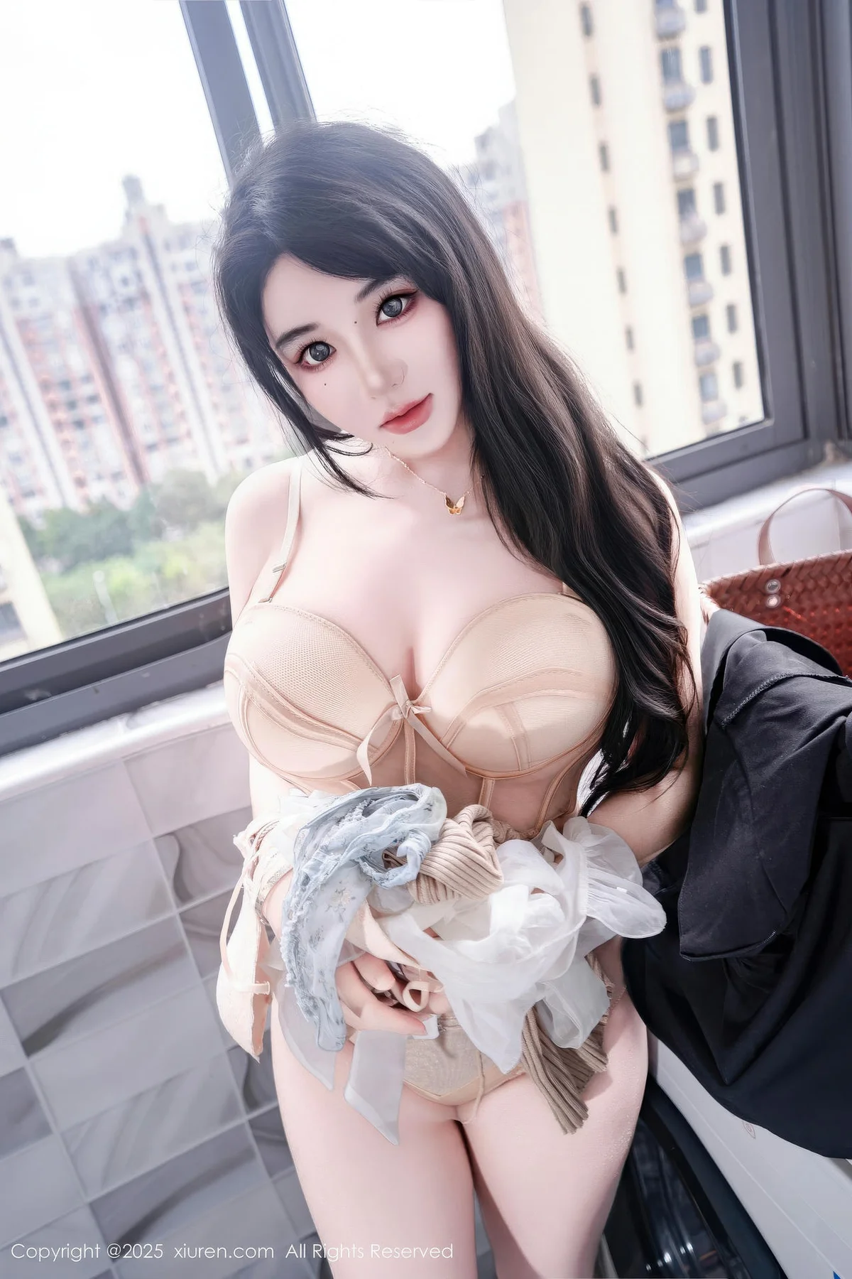 XiuRen 秀人 No.11010 汐汐爱吃草莓 善良家政姐姐肥臀爆乳 - 26
