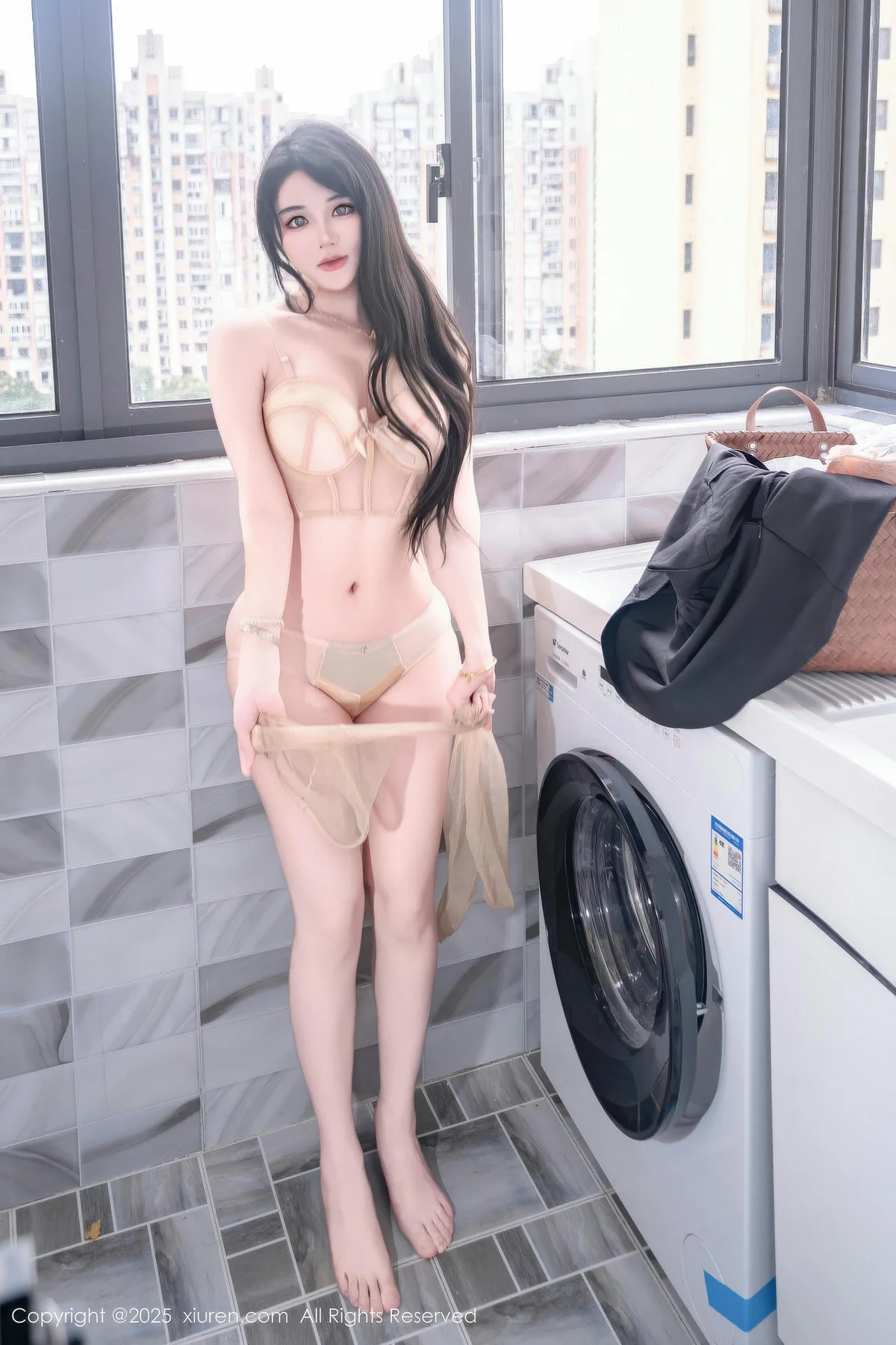 XiuRen 秀人 No.11010 汐汐爱吃草莓 善良家政姐姐肥臀爆乳 - 30
