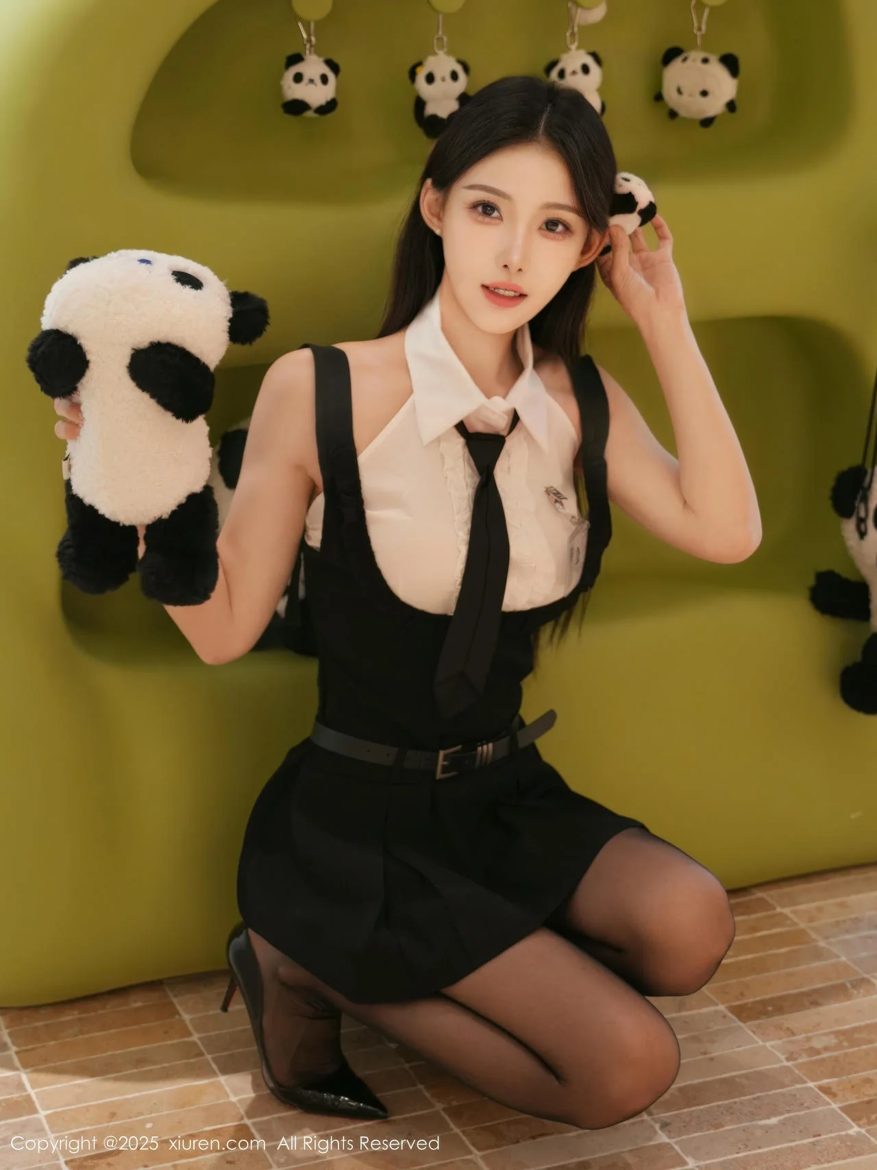 XiuRen 秀人 No.11052 梨霜儿和金允希Yuki 两位大美女黑丝参与拍摄 - 14