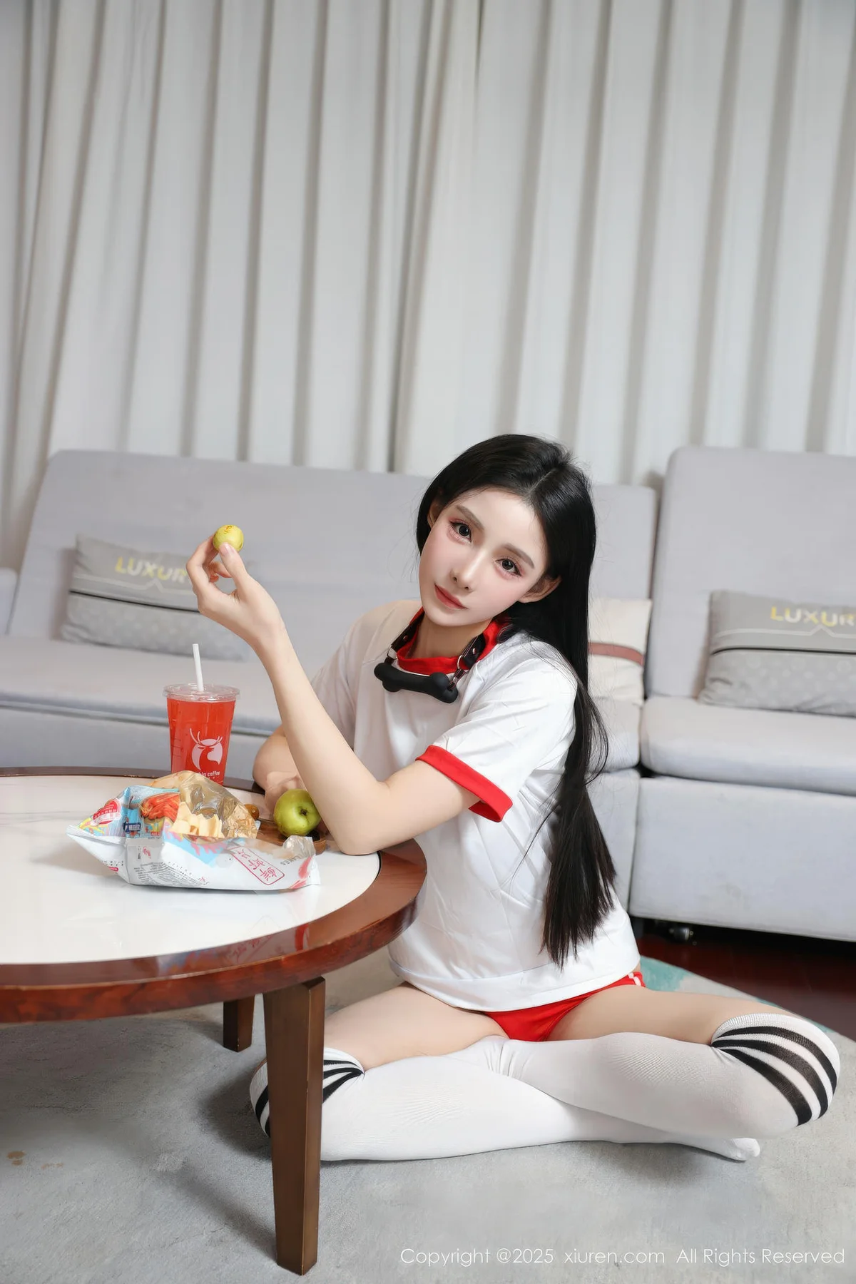 XiuRen 秀人 No.11110 许微微呀 白色T恤性感诱人丝袜 - 29