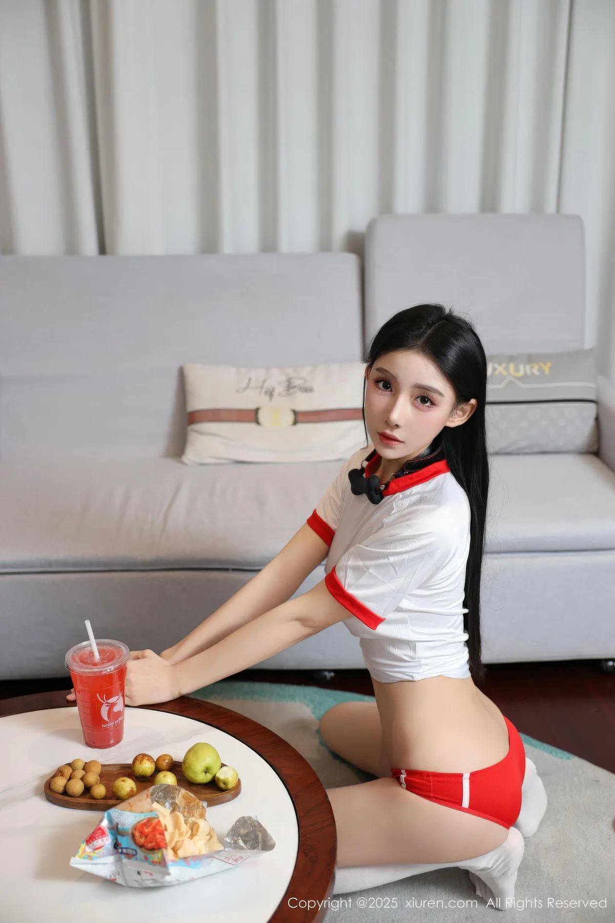 XiuRen 秀人 No.11110 许微微呀 白色T恤性感诱人丝袜 - 36