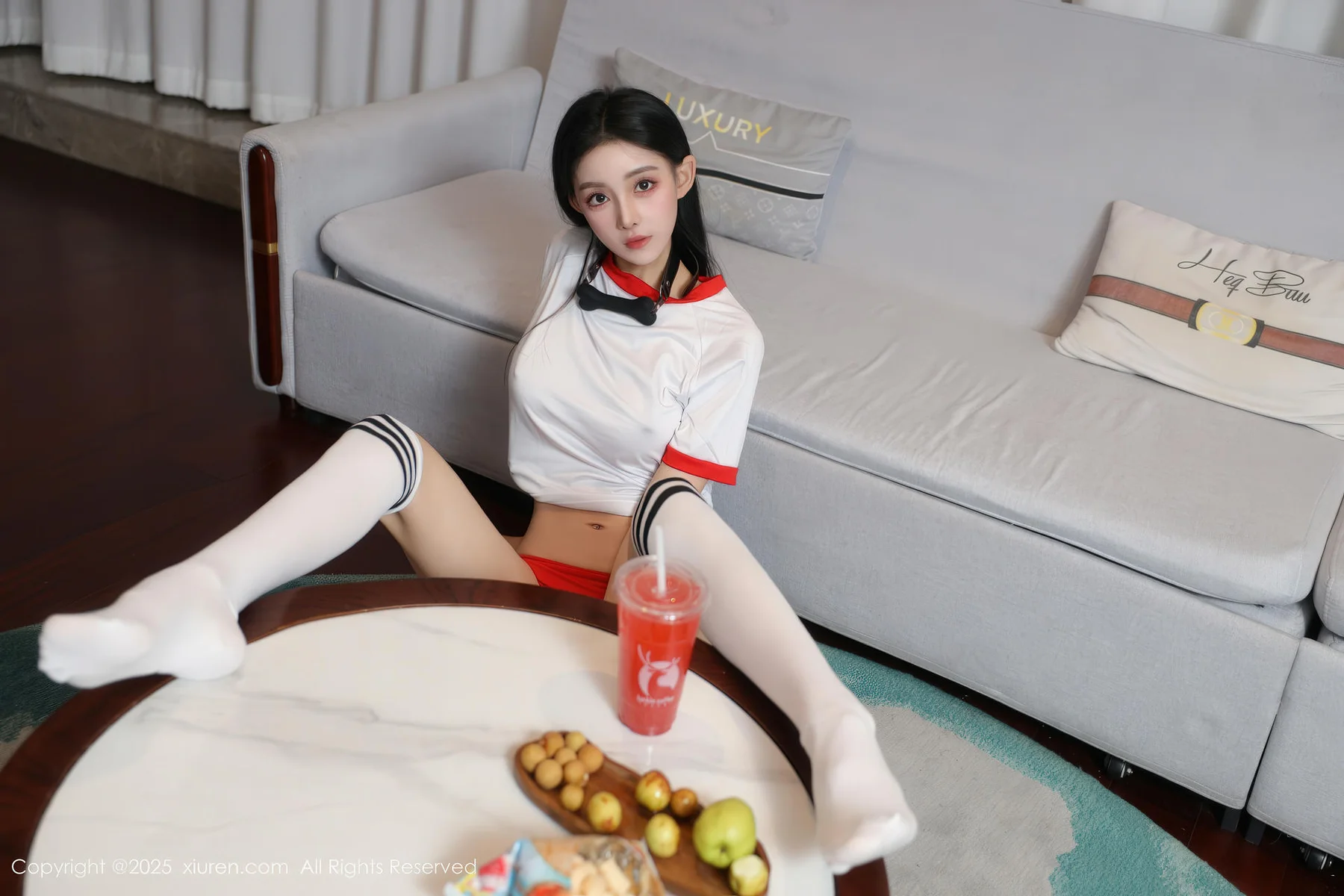 XiuRen 秀人 No.11110 许微微呀 白色T恤性感诱人丝袜 - 37