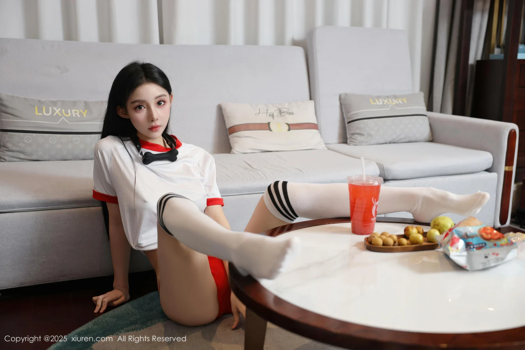 XiuRen 秀人 No.11110 许微微呀 白色T恤性感诱人丝袜 - 38