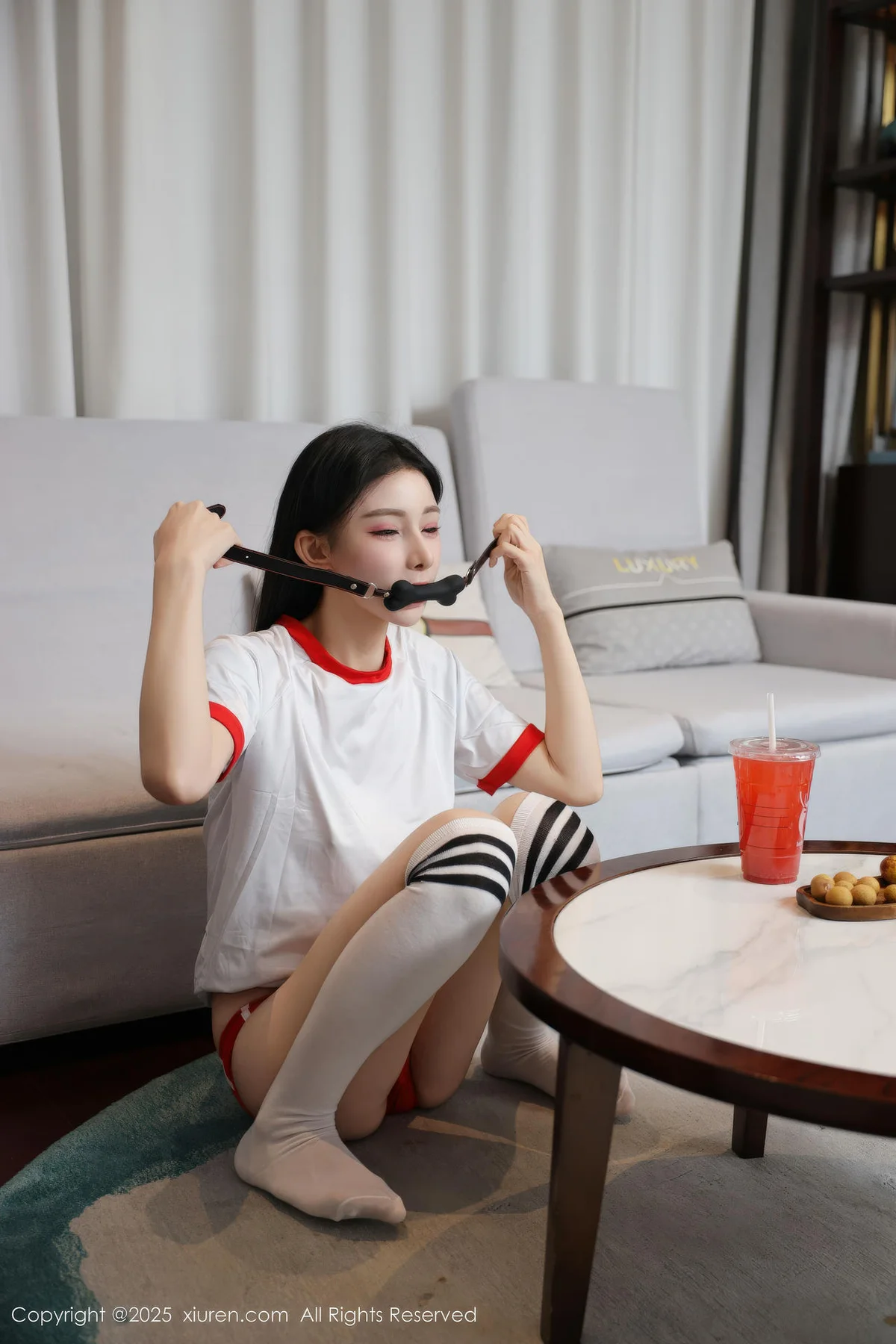 XiuRen 秀人 No.11110 许微微呀 白色T恤性感诱人丝袜 - 39