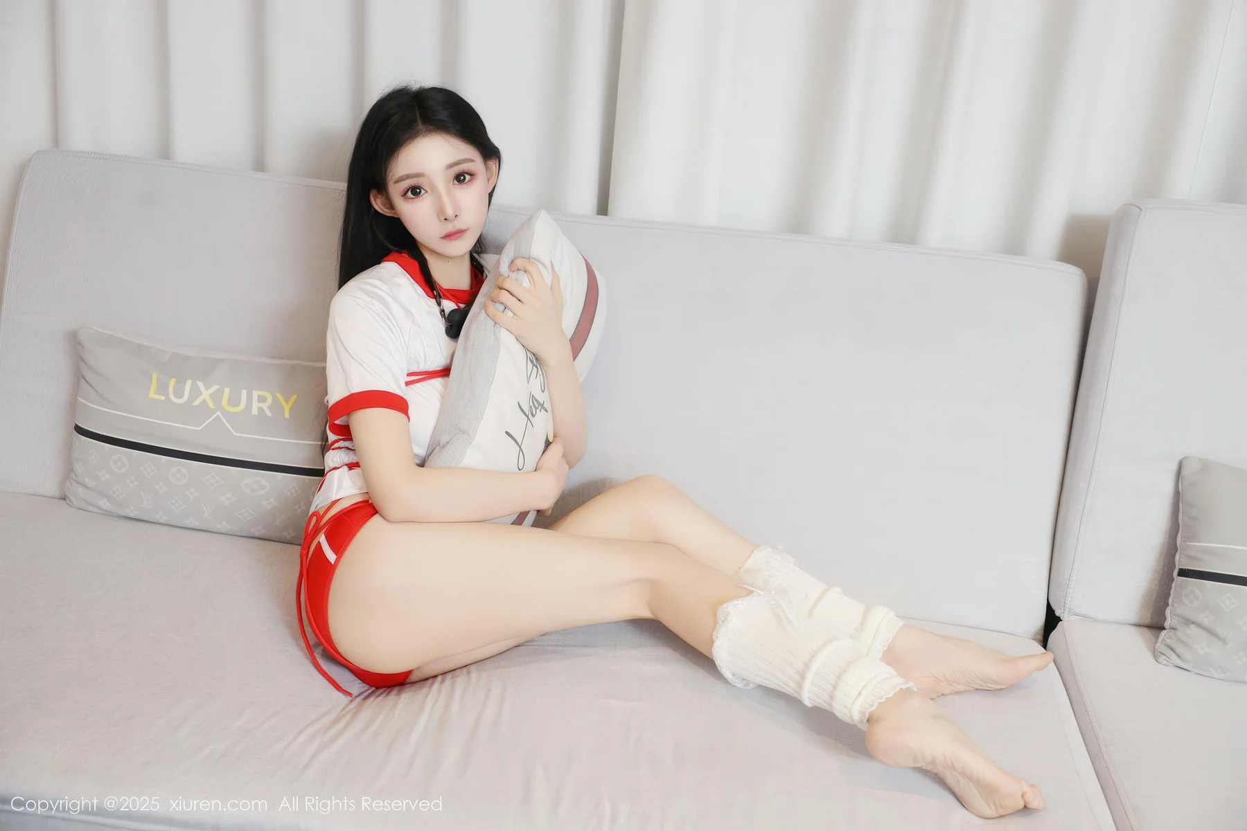 XiuRen 秀人 No.11110 许微微呀 白色T恤性感诱人丝袜 - 81