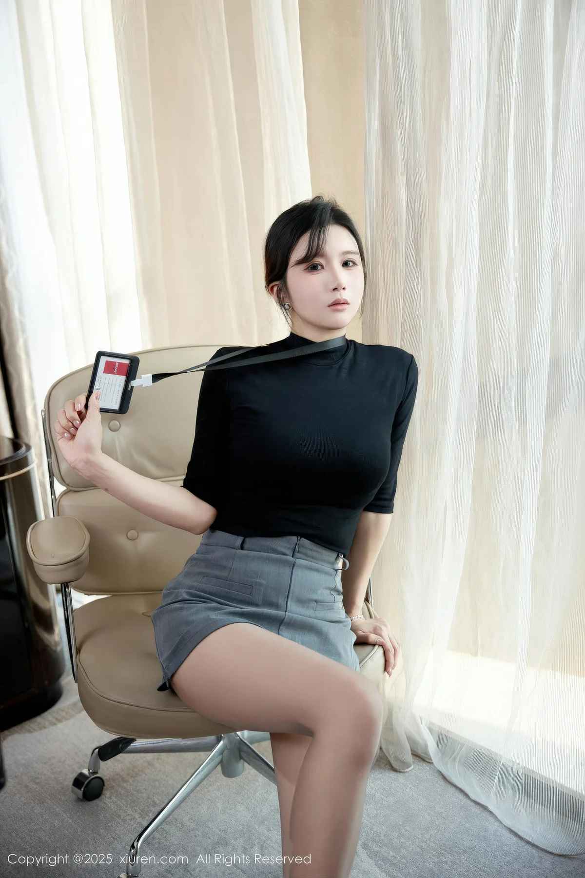 XiuRen 秀人 No.11130 小肉肉咪 性感OL服饰短裙 - 17