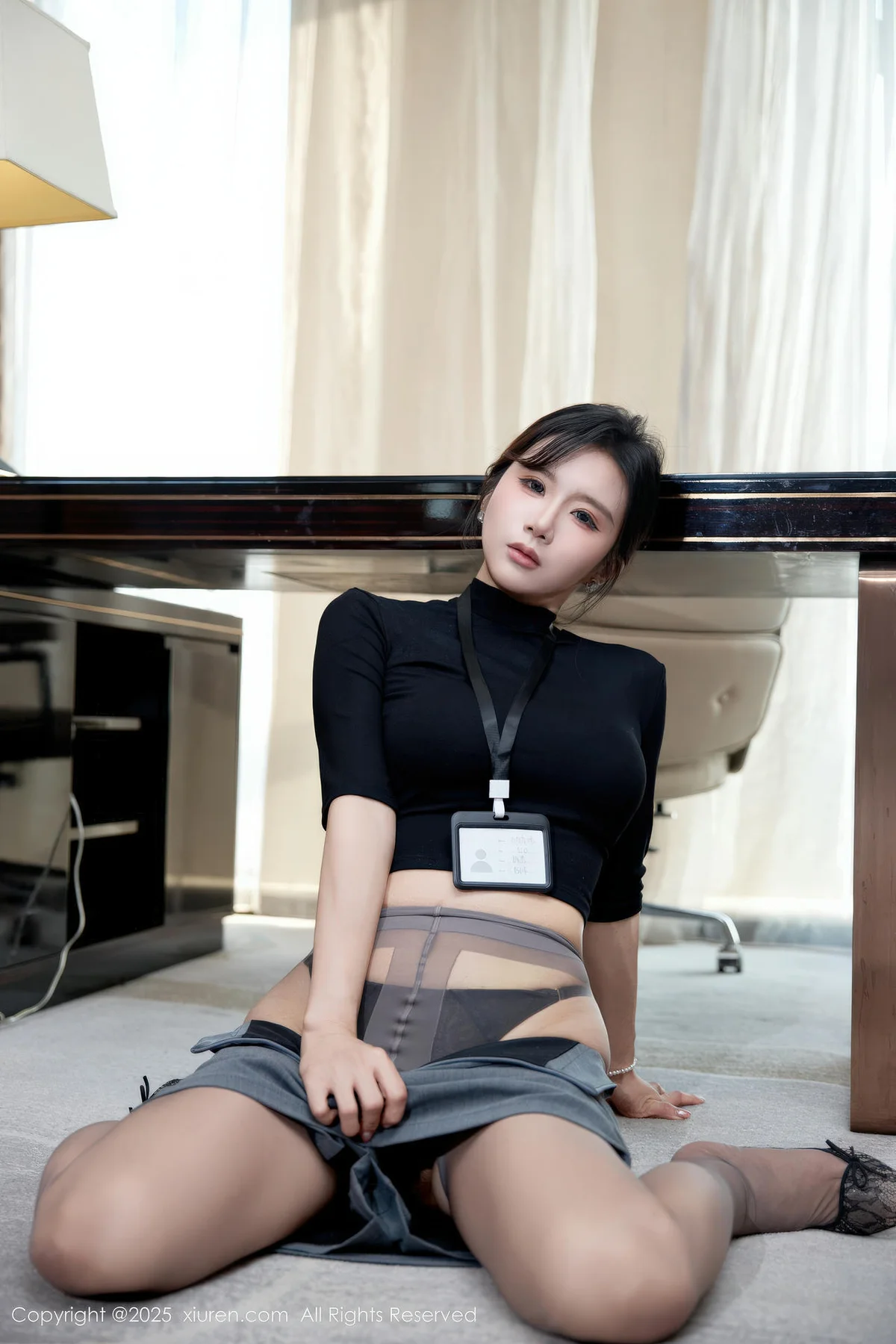 XiuRen 秀人 No.11130 小肉肉咪 性感OL服饰短裙 - 25