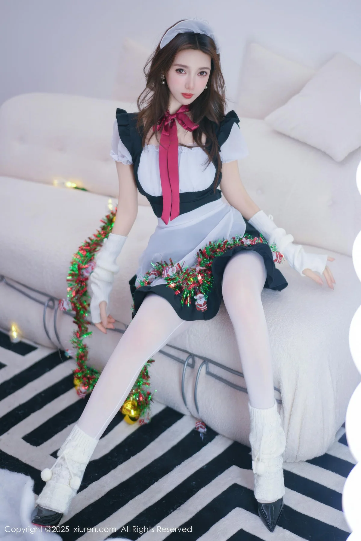 XiuRen 秀人 No.11152 Twins桃桃 性感女仆装扮 - 2