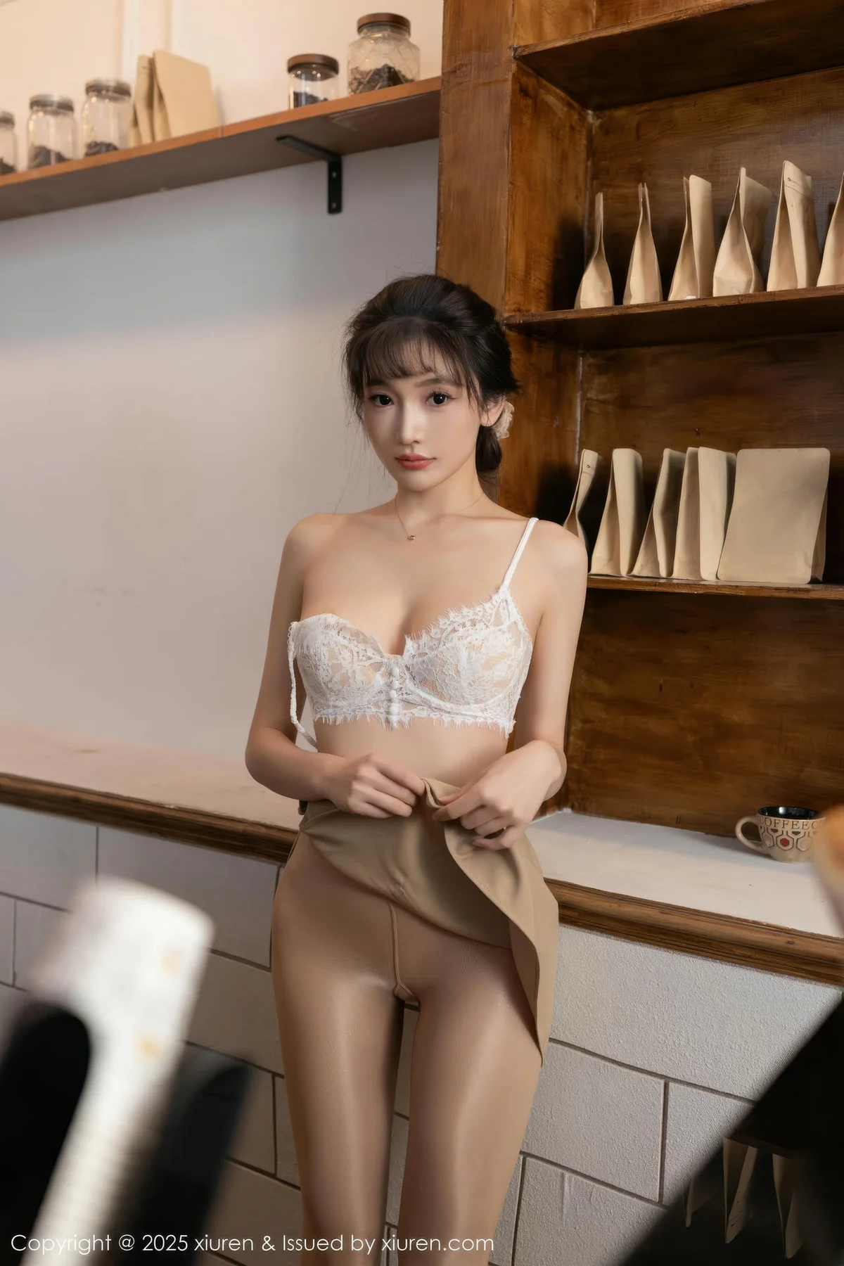 XiuRen 秀人 No.11159 陆萱萱 杏色短裙白色蕾丝 - 57