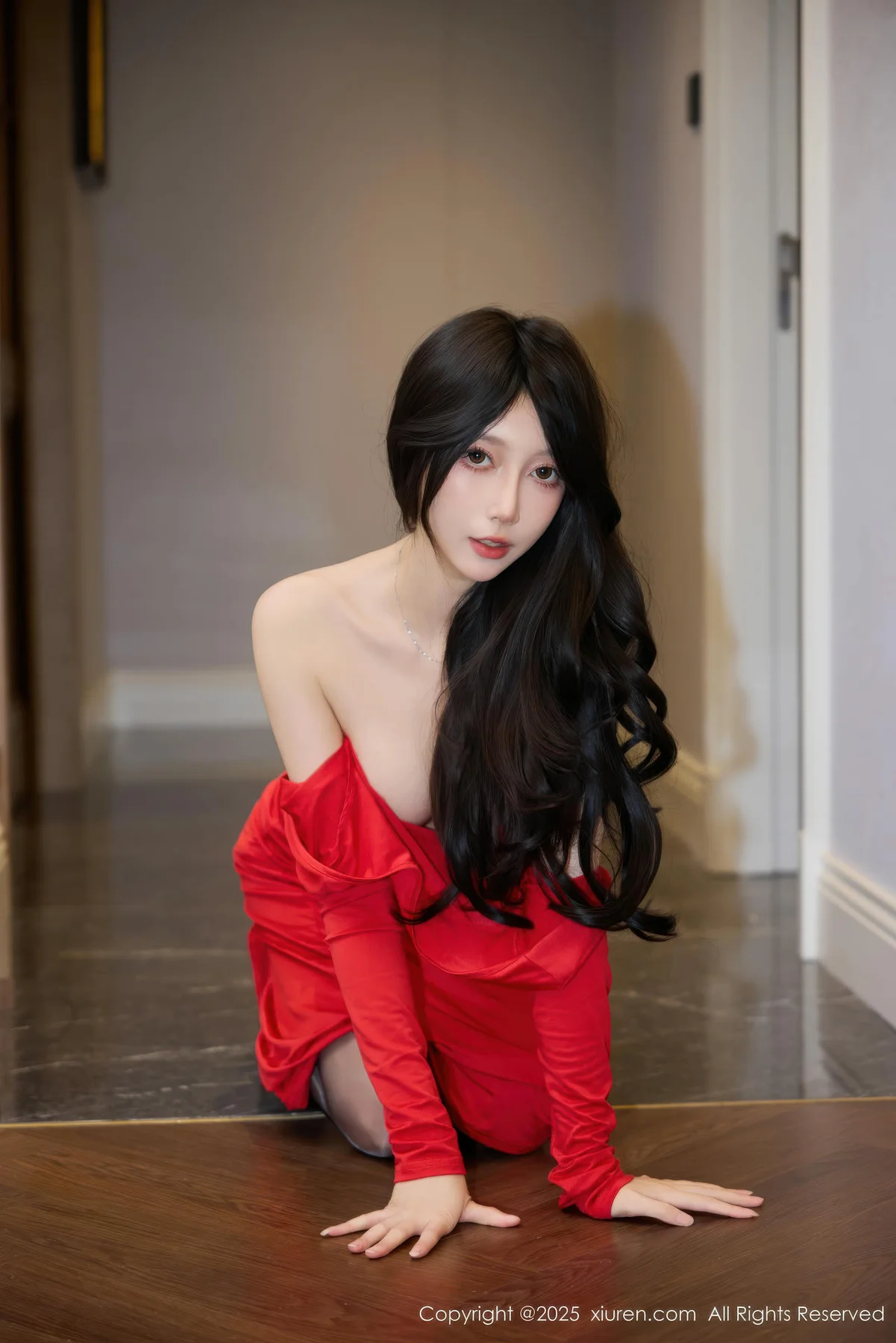 XiuRen 秀人 No.11169 玥儿玥er 红色连衣裙魅惑黑丝 - 36