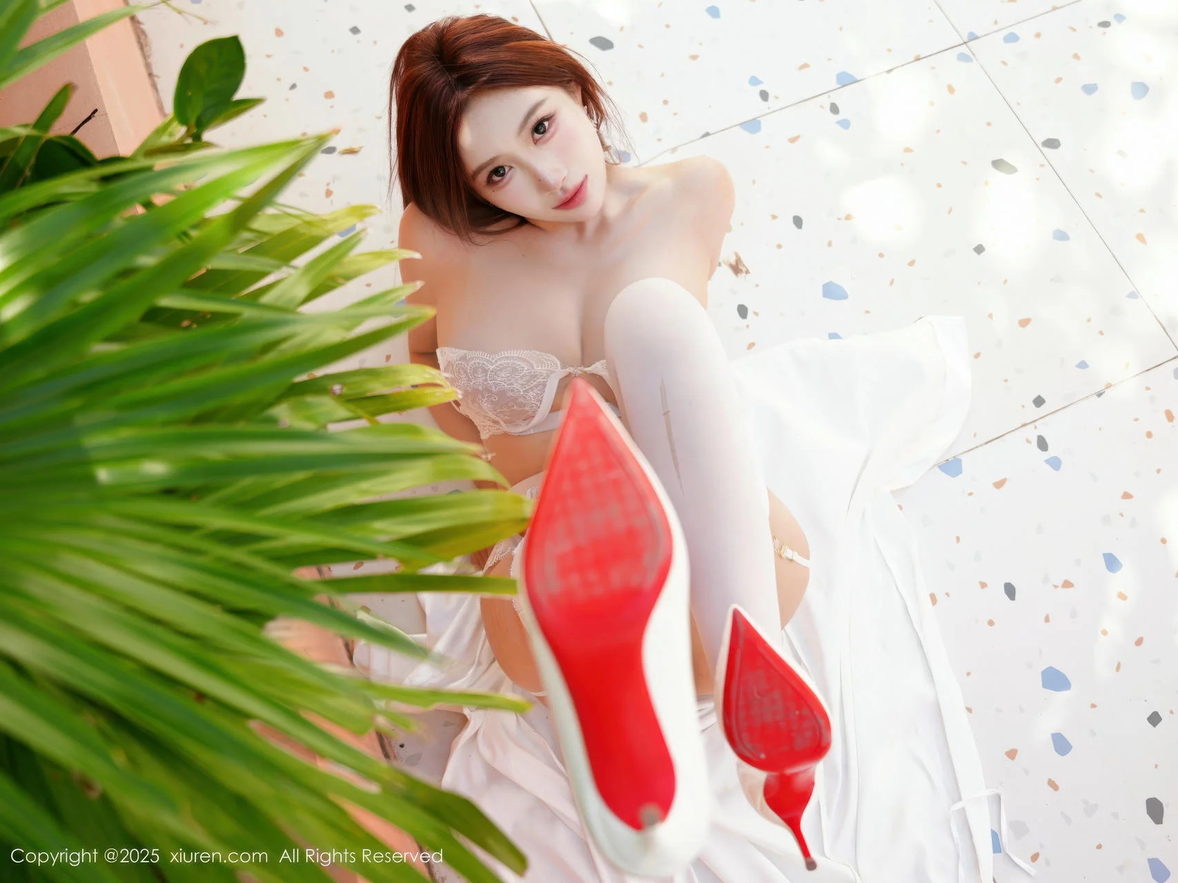 XiuRen 秀人 No.11185 金允希Yuki 白色情趣内衣白色丝袜 - 46