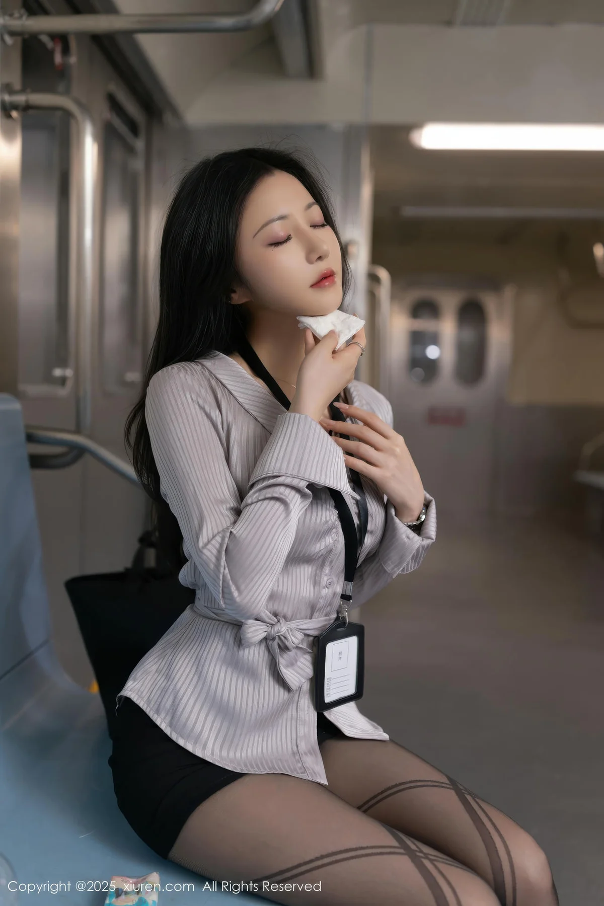 XiuRen 秀人 No.11186 鱼子酱Fish 性感OL服饰婀娜动人身段 - 18