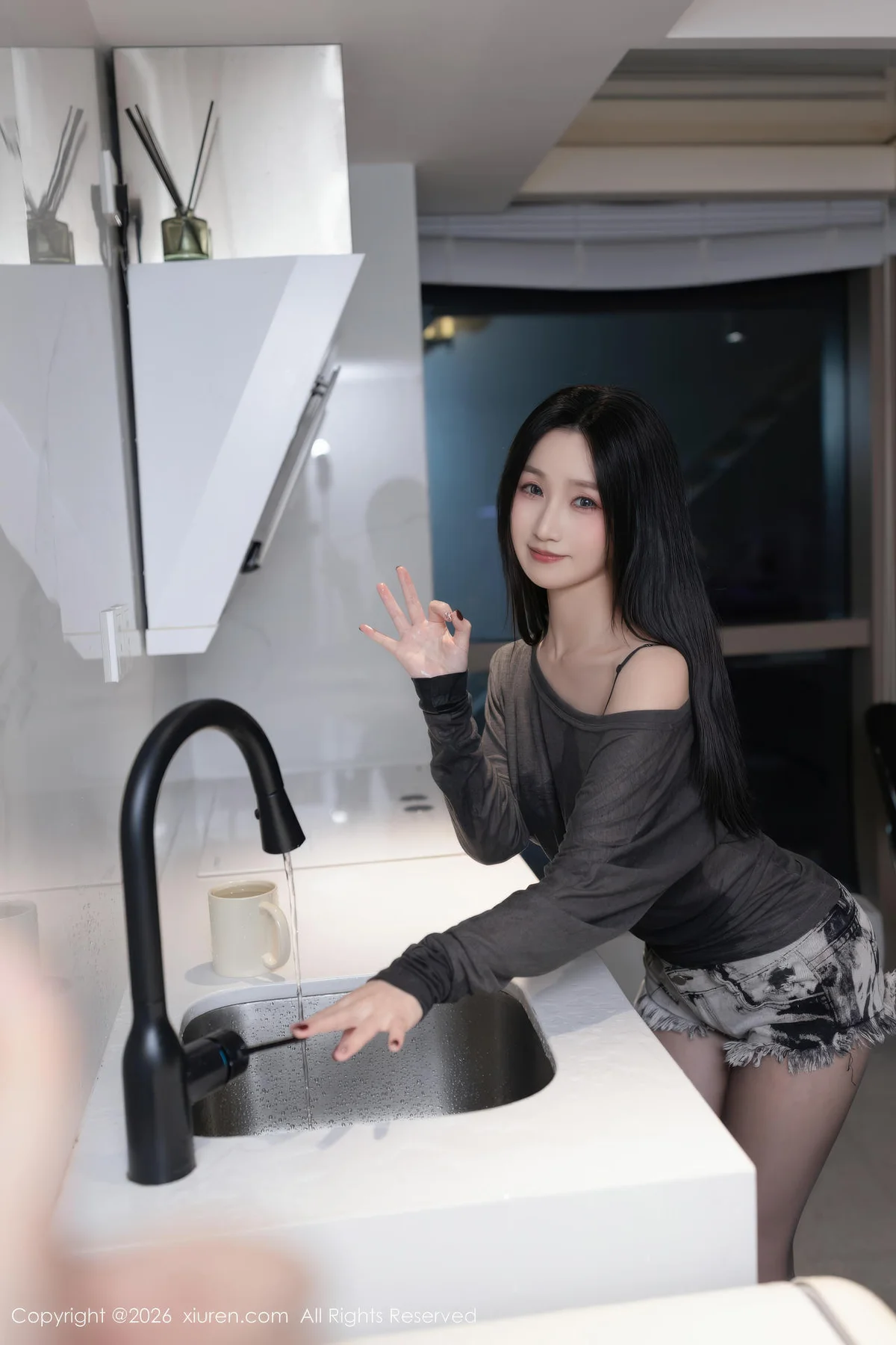 XiuRen 秀人 No.11202 杏子Yada香肩黑丝翘臀美女 - 12