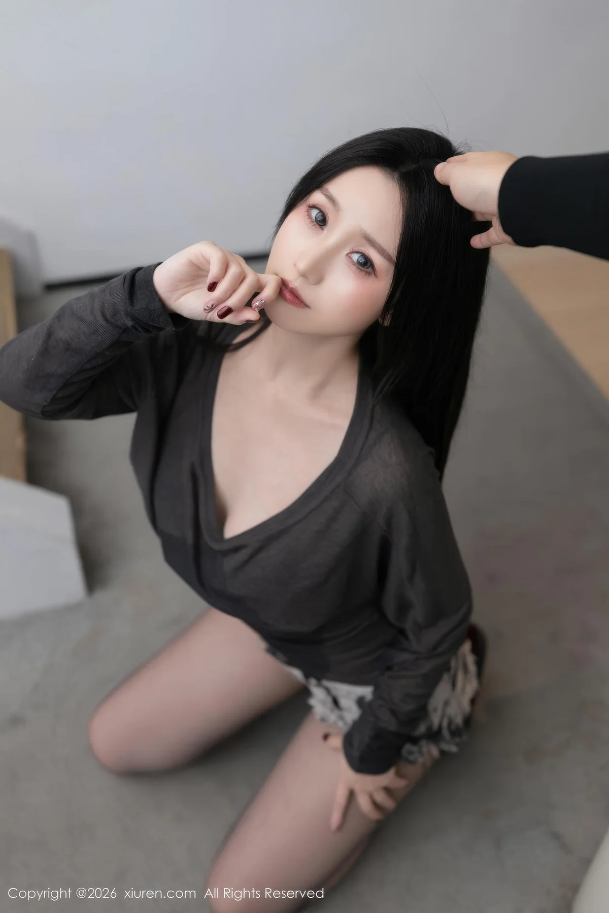 XiuRen 秀人 No.11202 杏子Yada香肩黑丝翘臀美女 - 16