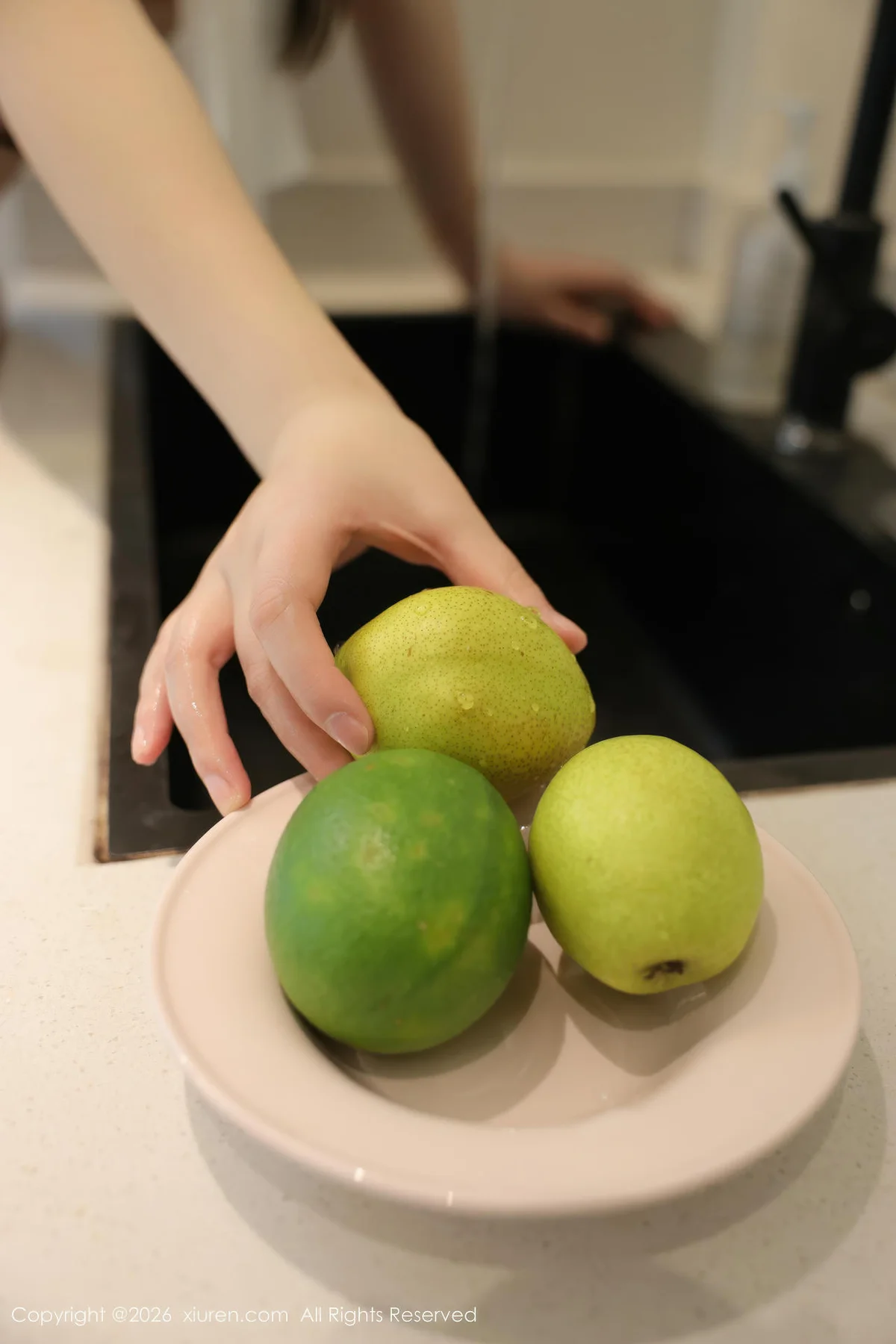 XiuRen 秀人 No.11207 奶思兔巨乳首套写真紫色包臀裙 - 27
