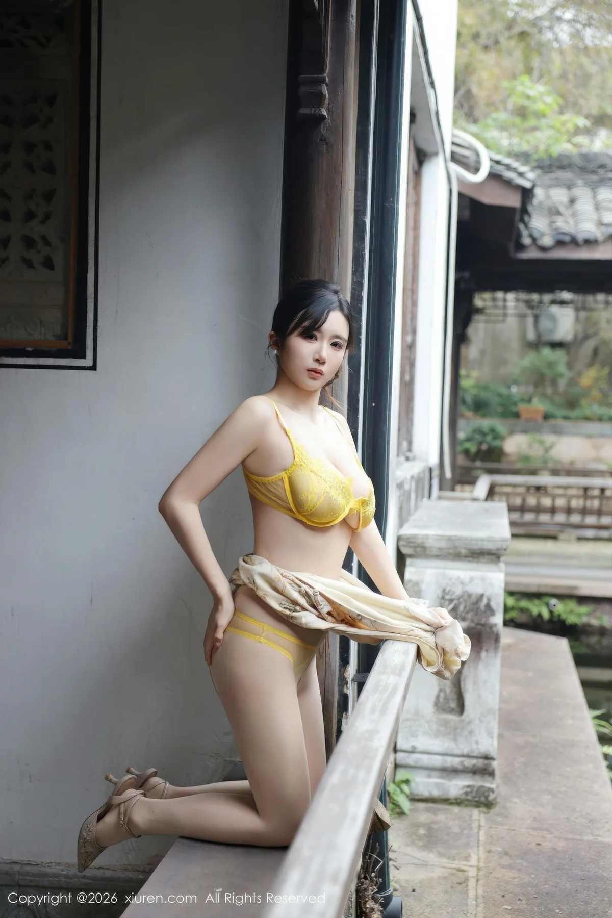 XiuRen 秀人 No.11214 小肉肉咪 浅黄色旗袍户外 - 60