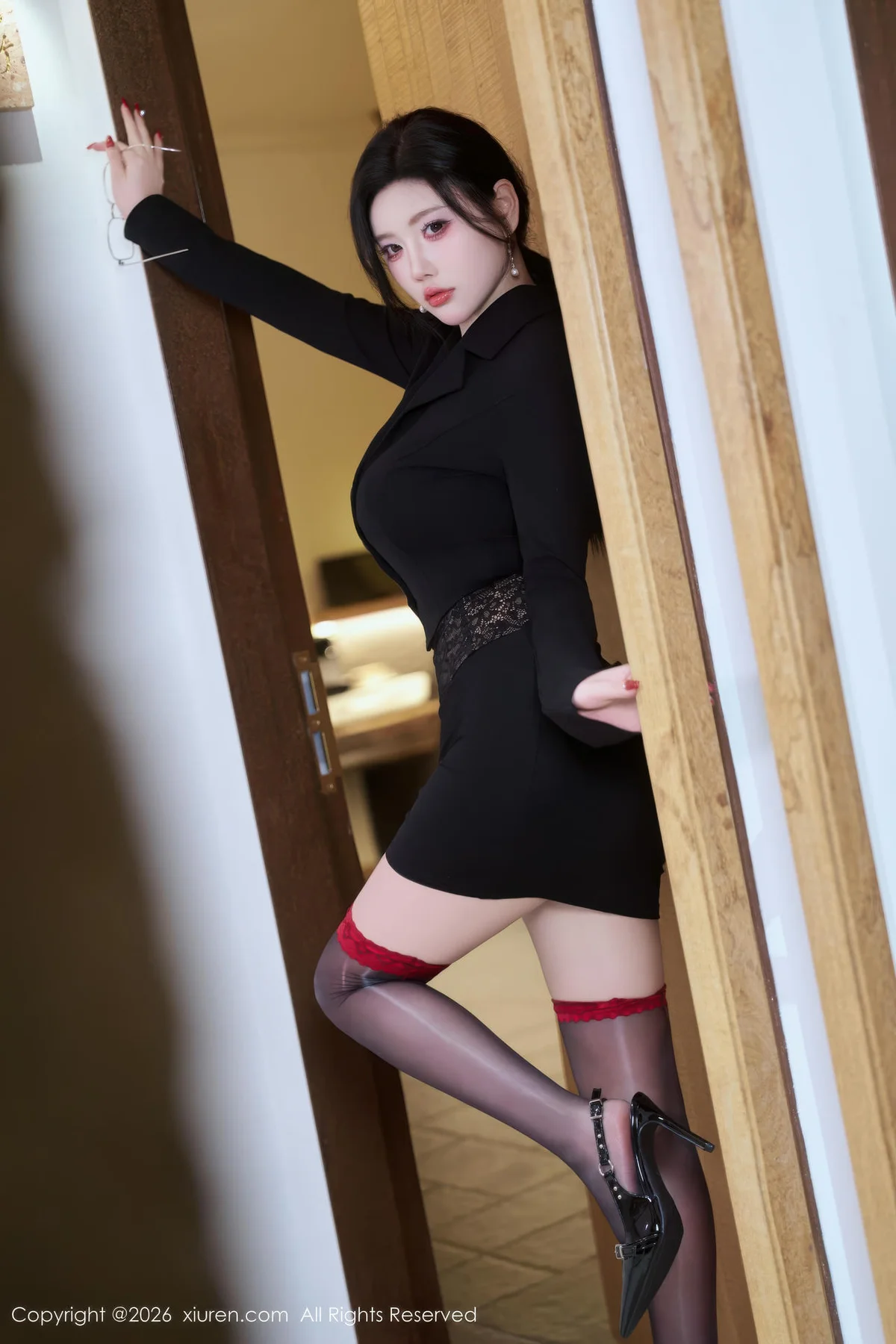 XiuRen 秀人 No.11230 杨晨晨黑色西服迷人身材 - 31