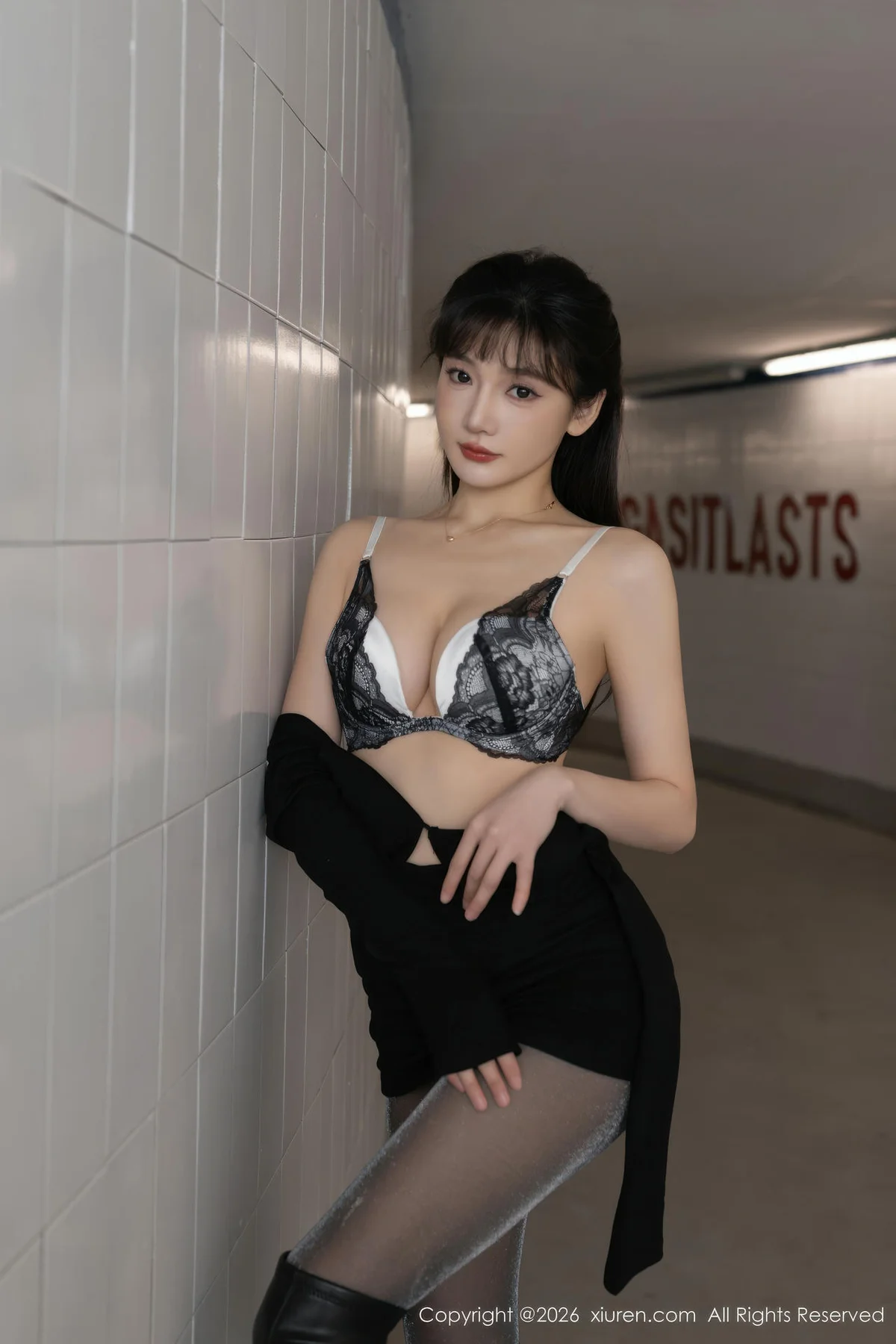 XiuRen 秀人 No.11236 陆萱萱 黑色皮靴魅惑黑丝 - 36