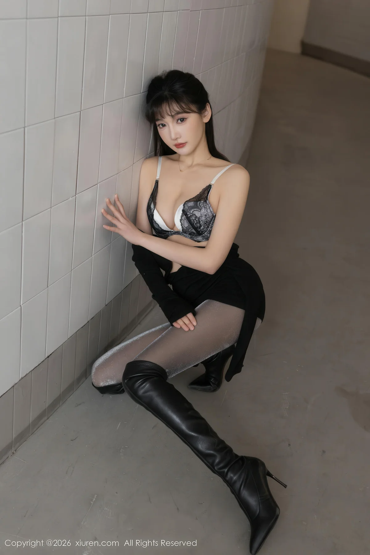 XiuRen 秀人 No.11236 陆萱萱 黑色皮靴魅惑黑丝 - 38