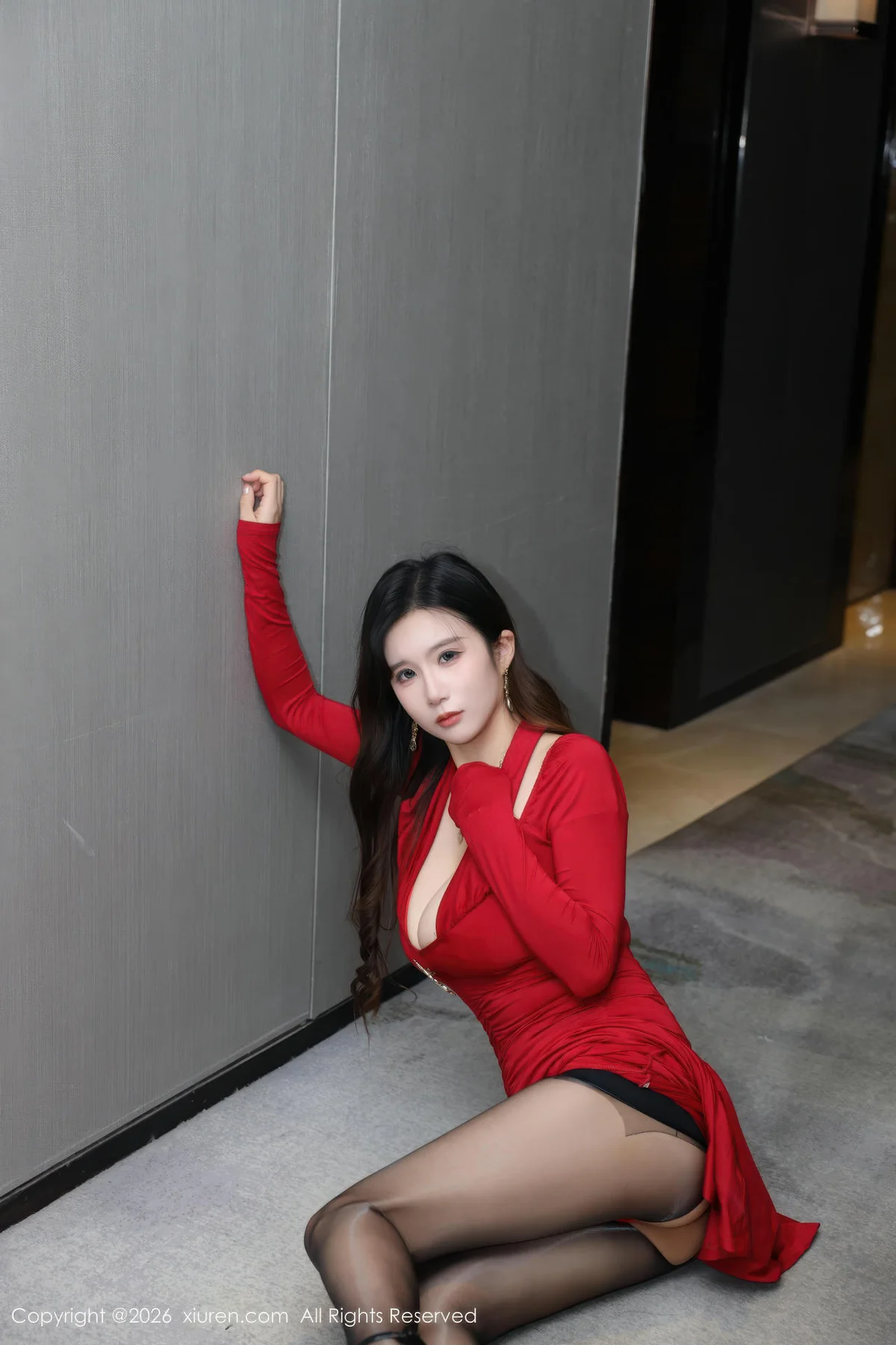XiuRen 秀人 No.11271 小肉肉咪 红色连衣裙黑丝 - 15