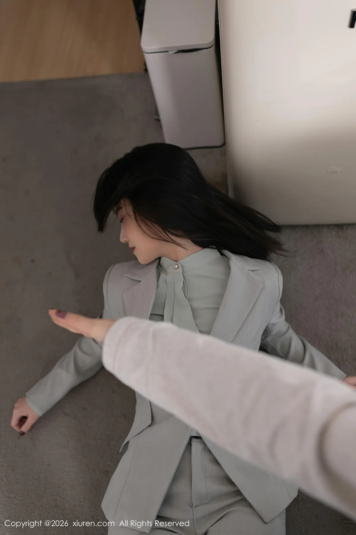 XiuRen 秀人 No.11285 杏子Yada 灰色OL服饰 - 15