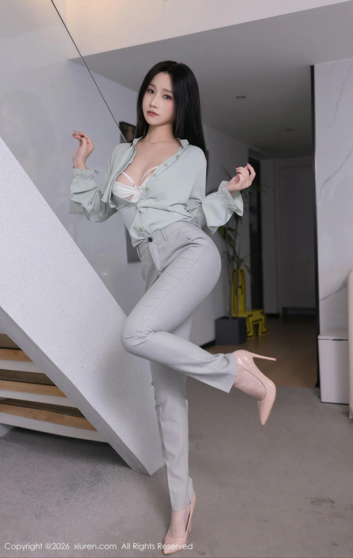 XiuRen 秀人 No.11285 杏子Yada 灰色OL服饰 - 23