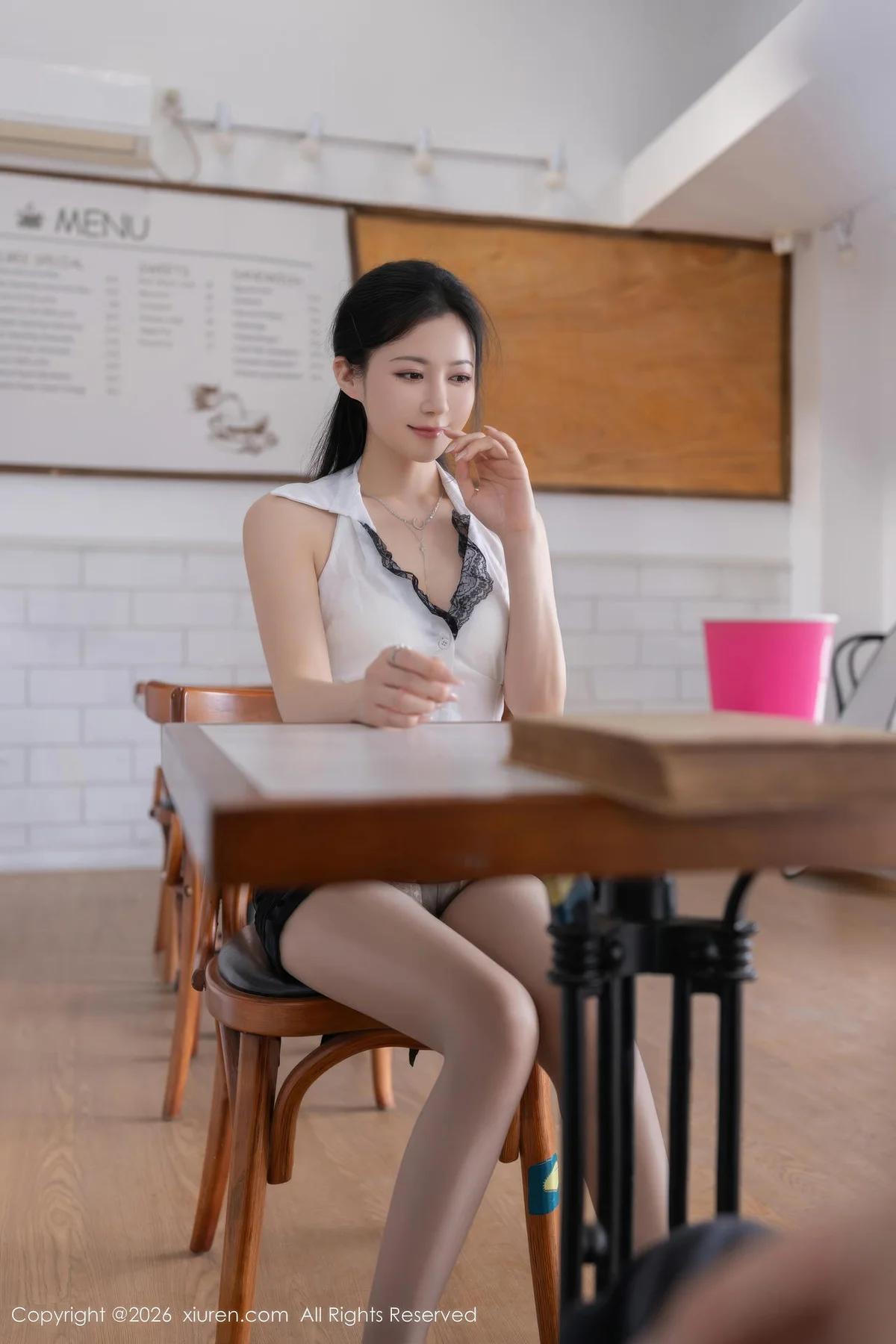 XiuRen 秀人 No.11304 鱼子酱Fish 咖啡馆性感美女 - 21