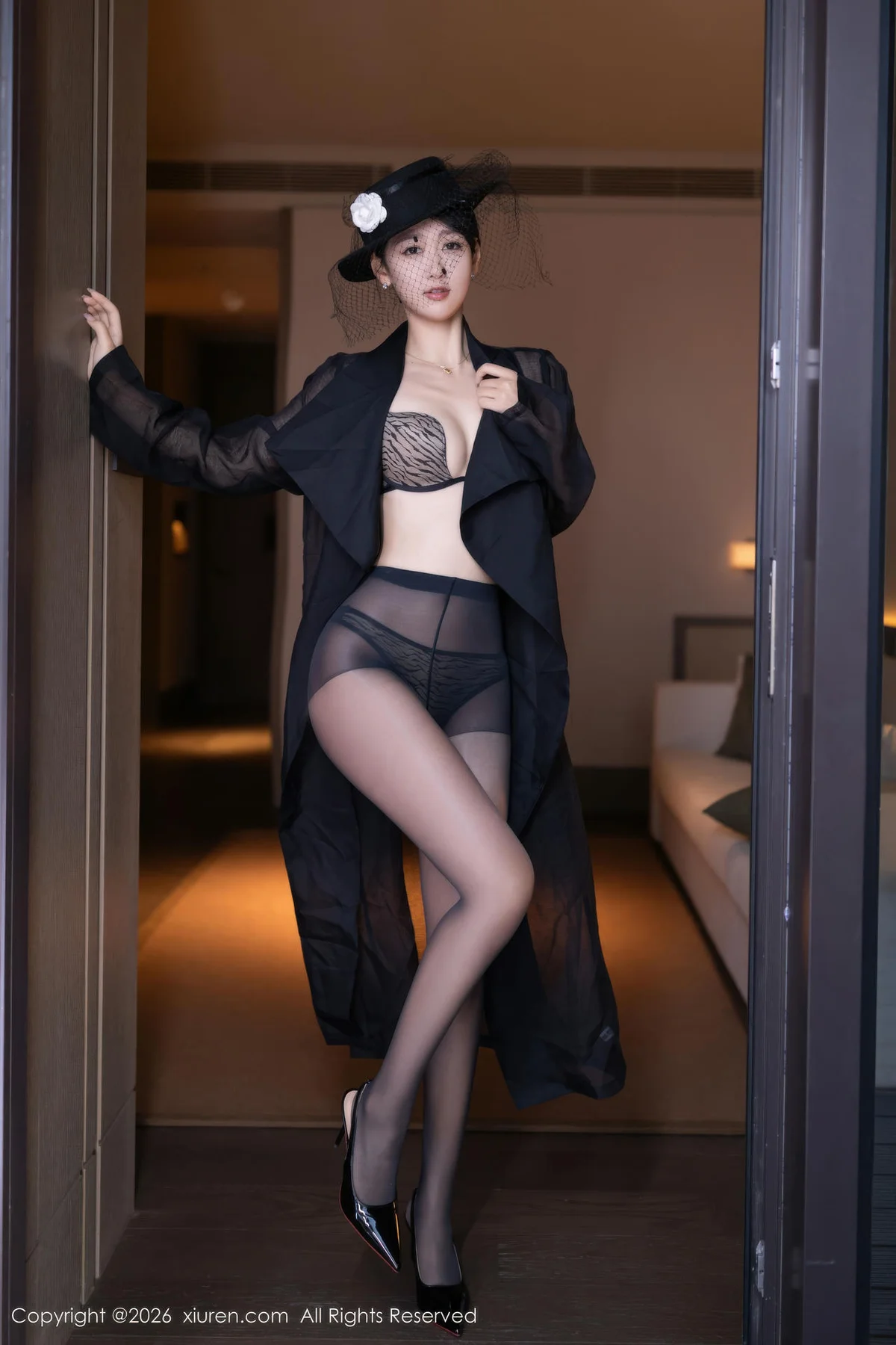 XiuRen 秀人 No.11309 唐安琪 黑丝翘臀ol丝袜 - 21