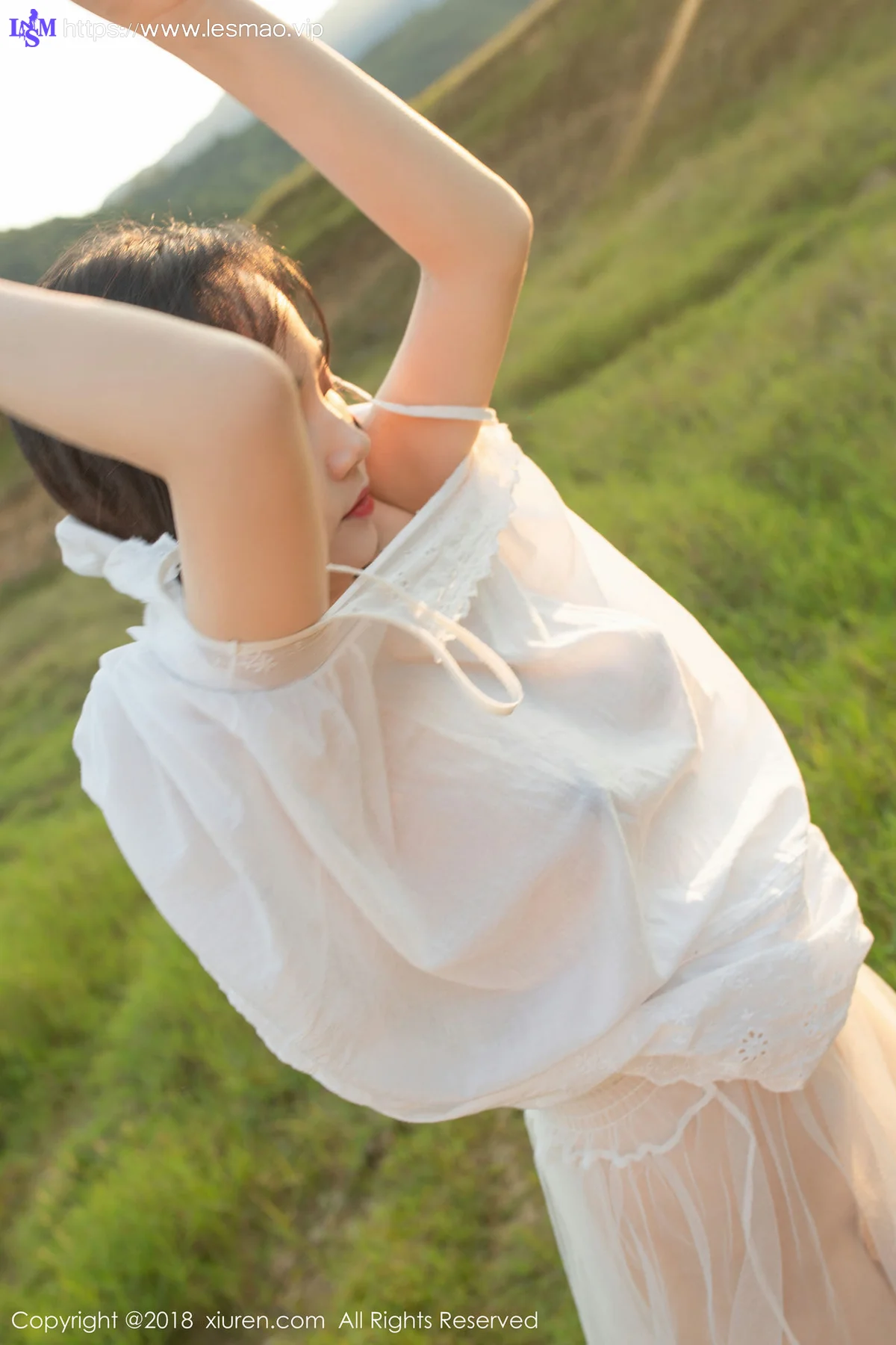 XiuRen 秀人 No.1238 徐薇薇mia 野外萝莉玉体 - 43