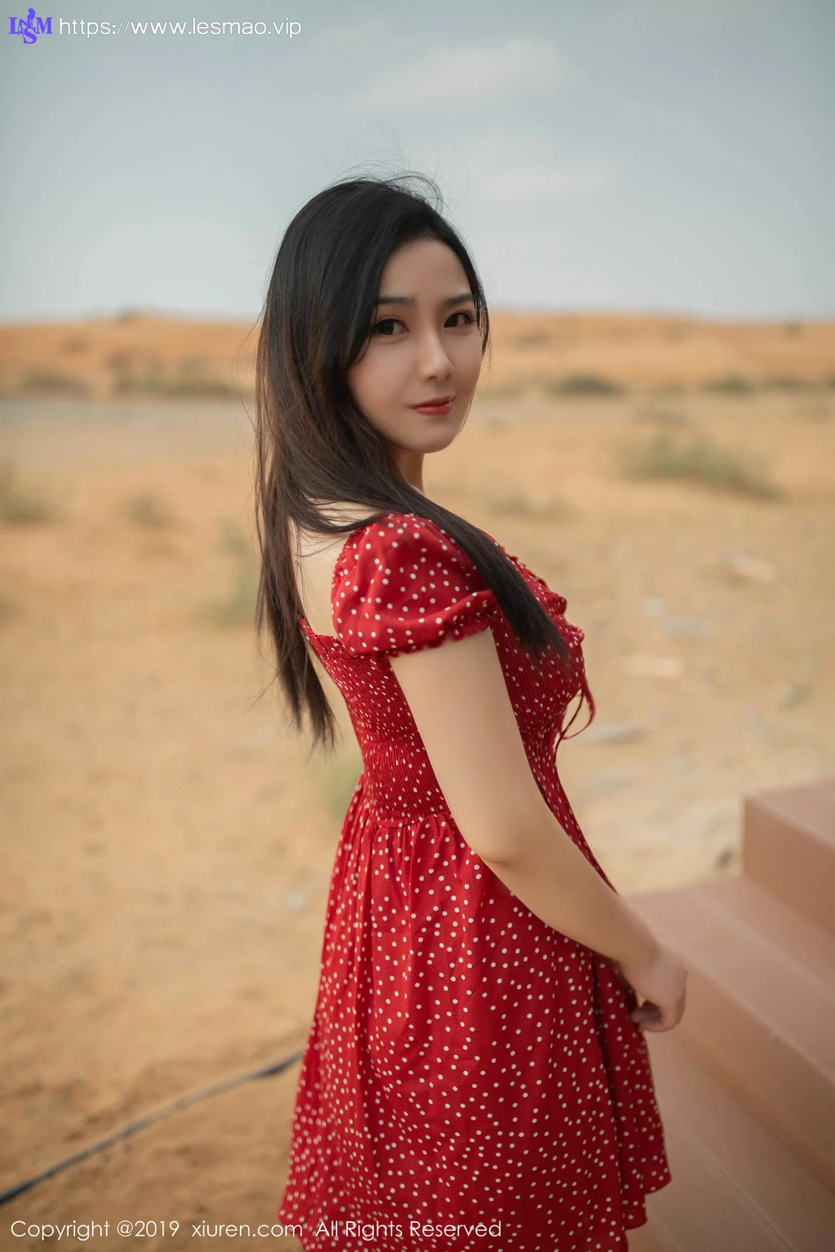 XiuRen 秀人 No.1388 徐微微mia 迪拜首套旅拍 - 14
