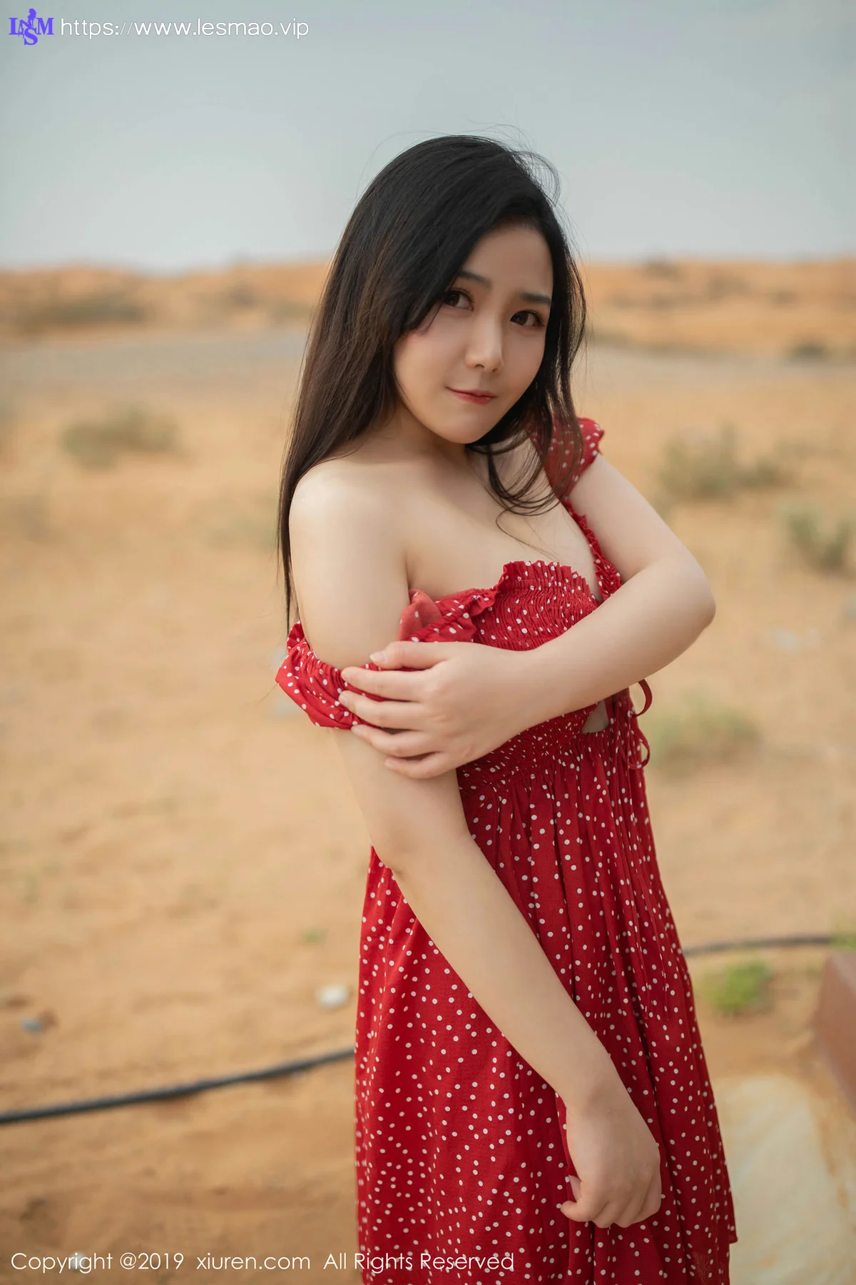 XiuRen 秀人 No.1388 徐微微mia 迪拜首套旅拍 - 16