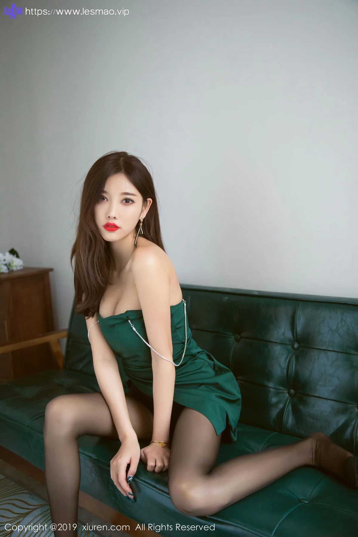 XiuRen 秀人 No.1425 杨晨晨sugar 黑丝美腿写真 - 59