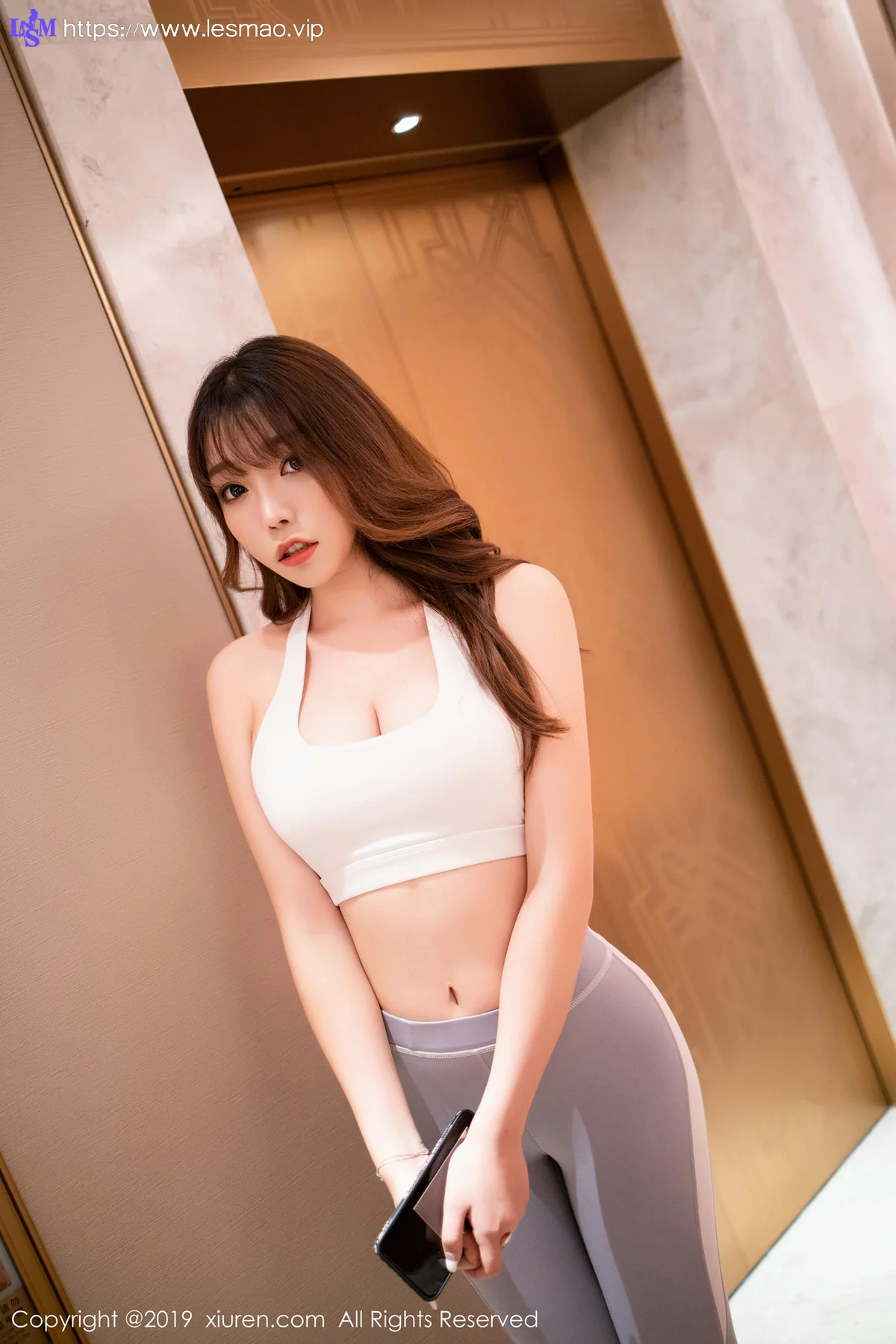 XiuRen 秀人 No.1569 芝芝Booty 脱掉的紧身裤 - 13