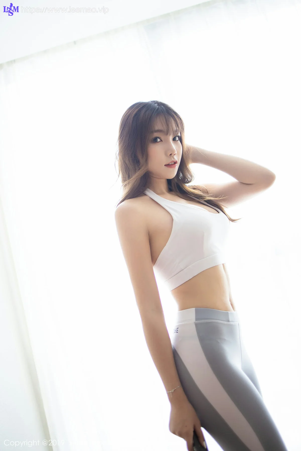 XiuRen 秀人 No.1569 芝芝Booty 脱掉的紧身裤 - 18