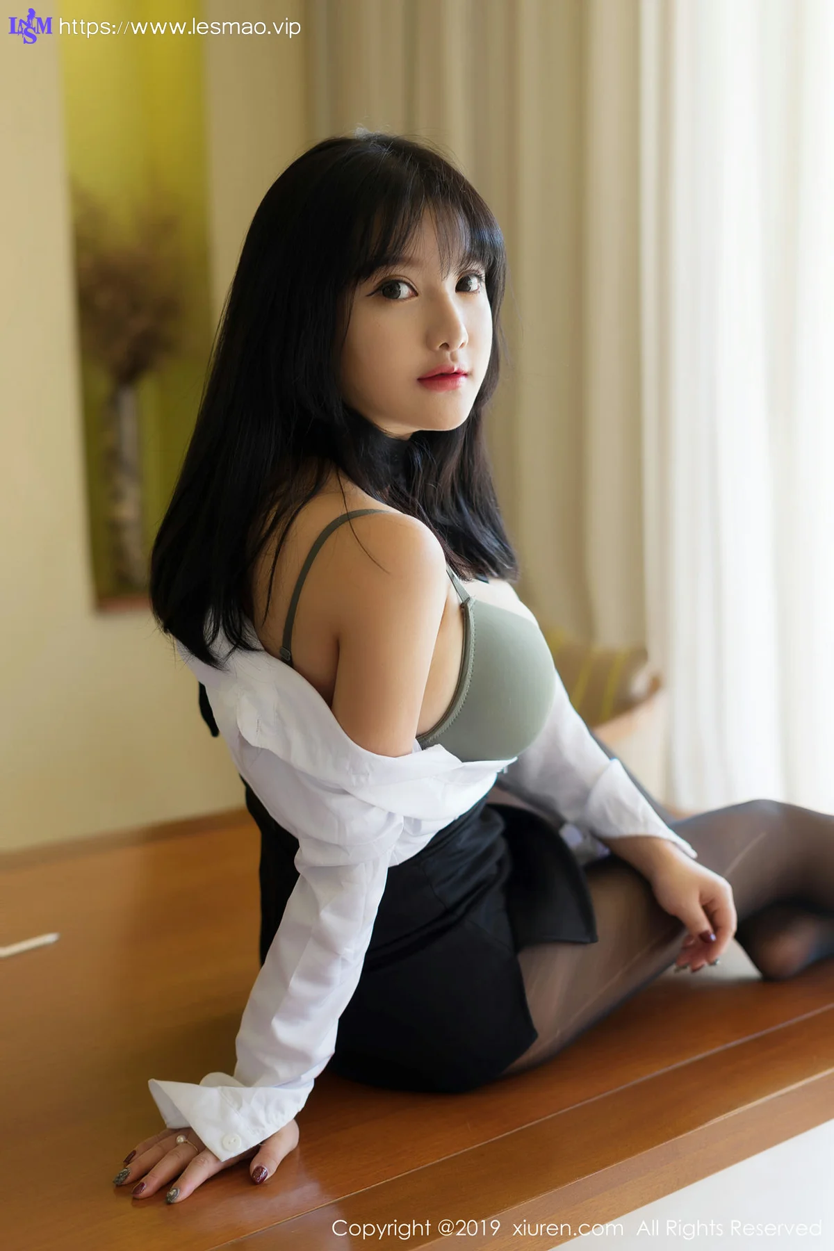 XiuRen 秀人 No.1653 小尤奈 秘书黑丝富国岛旅拍 - 17