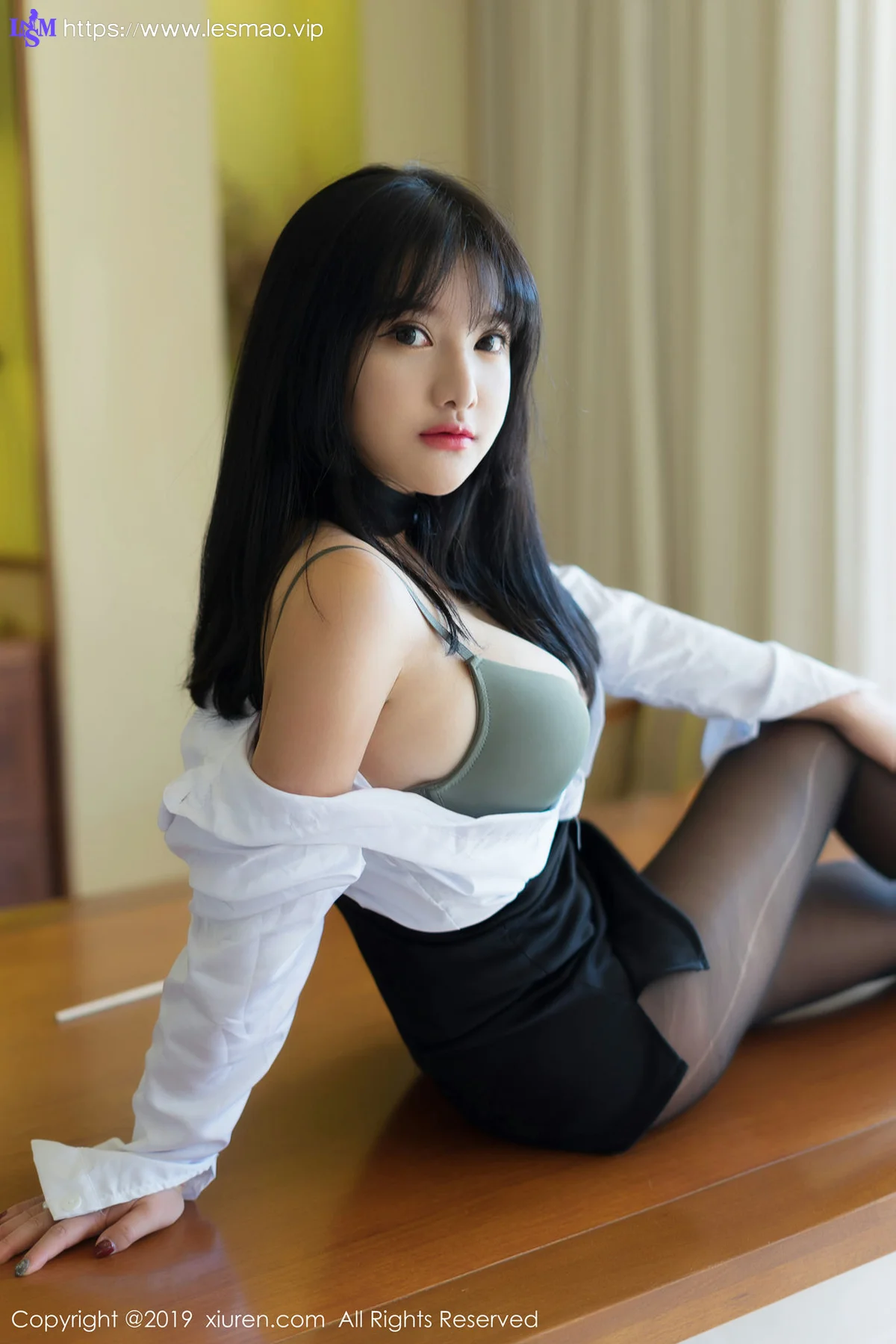 XiuRen 秀人 No.1653 小尤奈 秘书黑丝富国岛旅拍 - 18