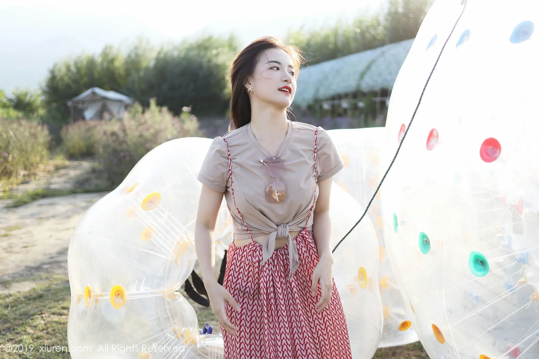 XiuRen 秀人 No.1718 气质梨涡妹 艺儿拿铁清新写真 - 22