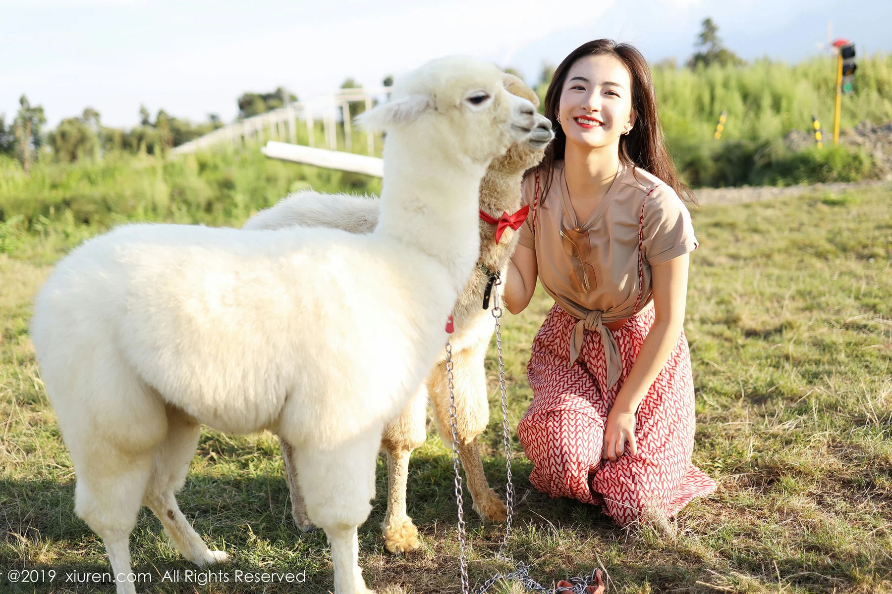 XiuRen 秀人 No.1718 气质梨涡妹 艺儿拿铁清新写真 - 26