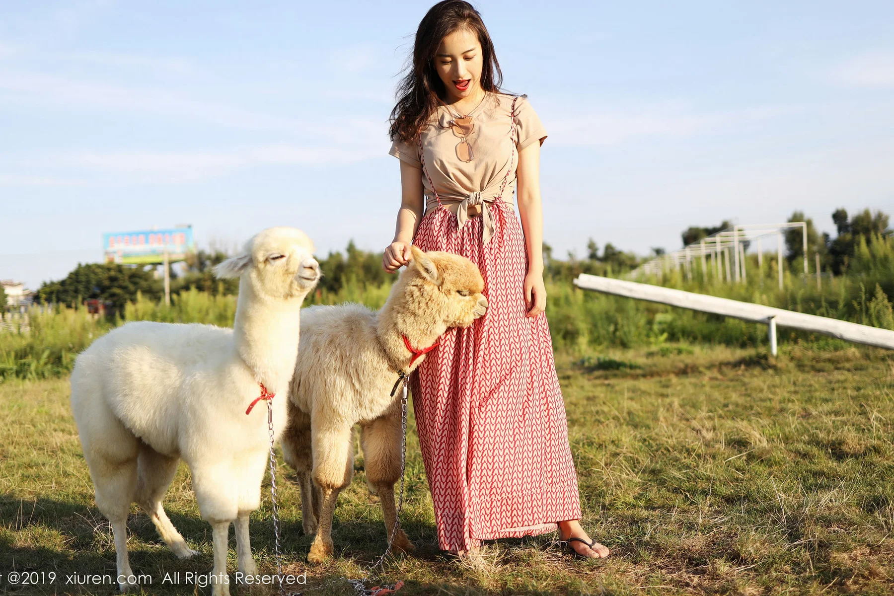 XiuRen 秀人 No.1718 气质梨涡妹 艺儿拿铁清新写真 - 29