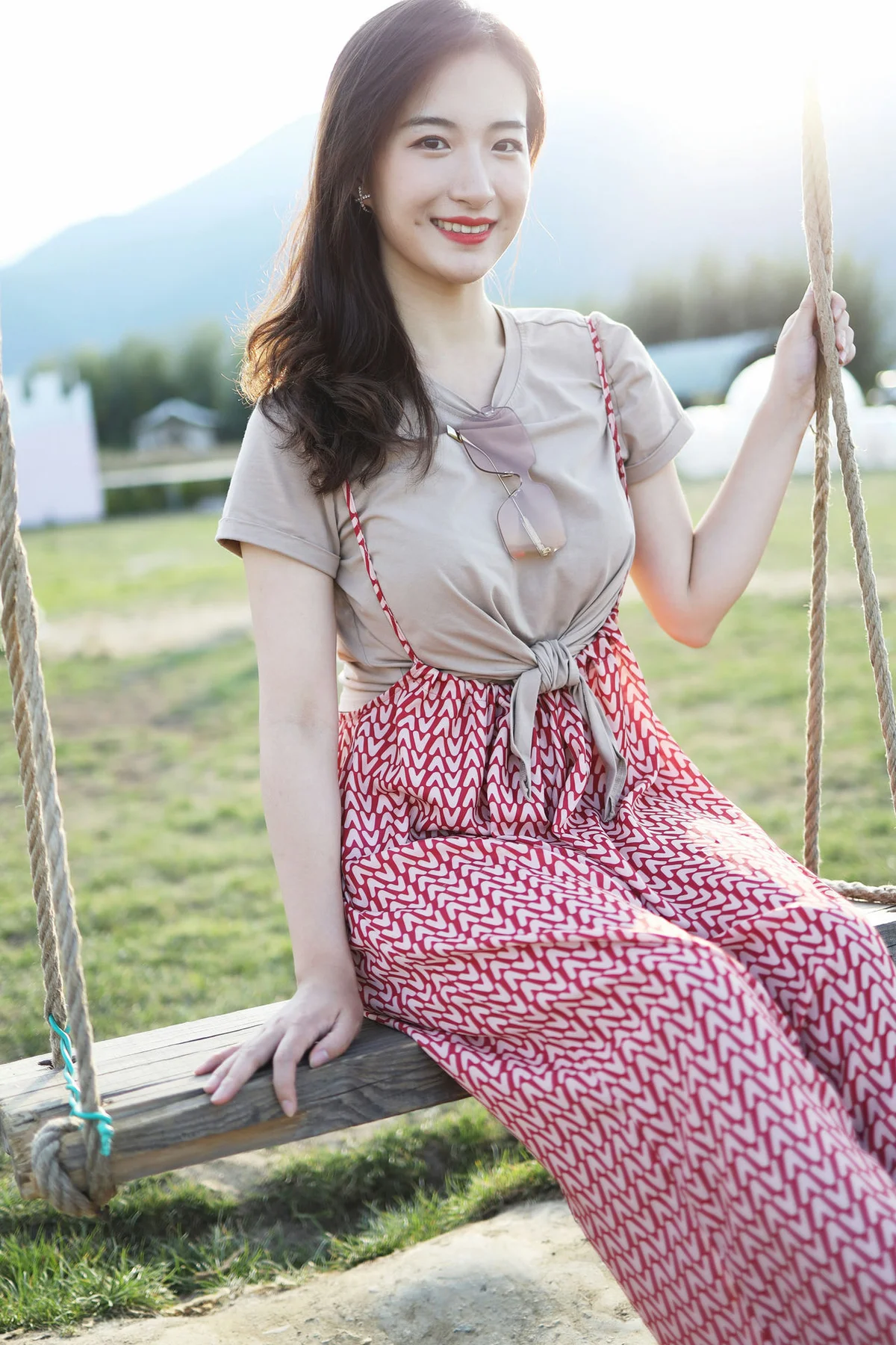 XiuRen 秀人 No.1718 气质梨涡妹 艺儿拿铁清新写真 - 39