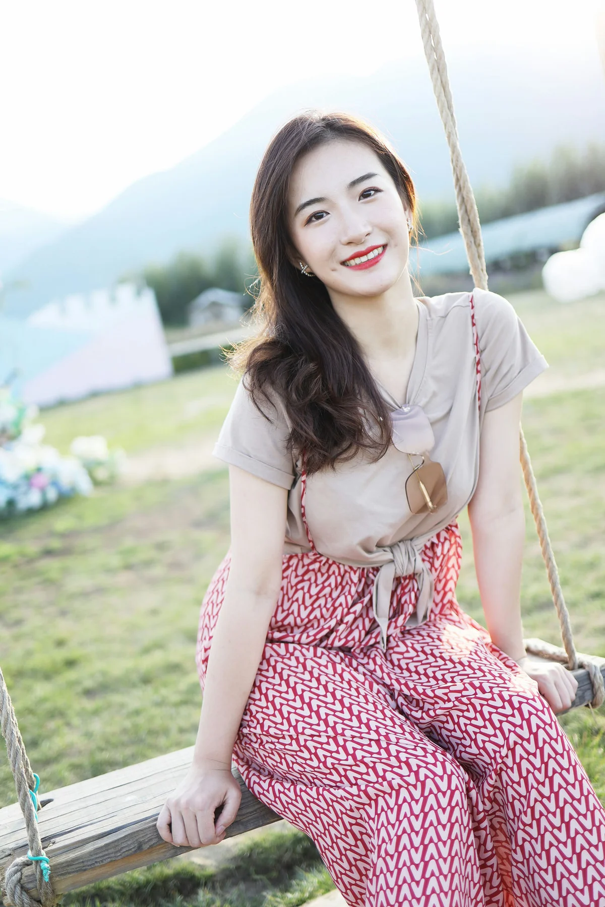 XiuRen 秀人 No.1718 气质梨涡妹 艺儿拿铁清新写真 - 40