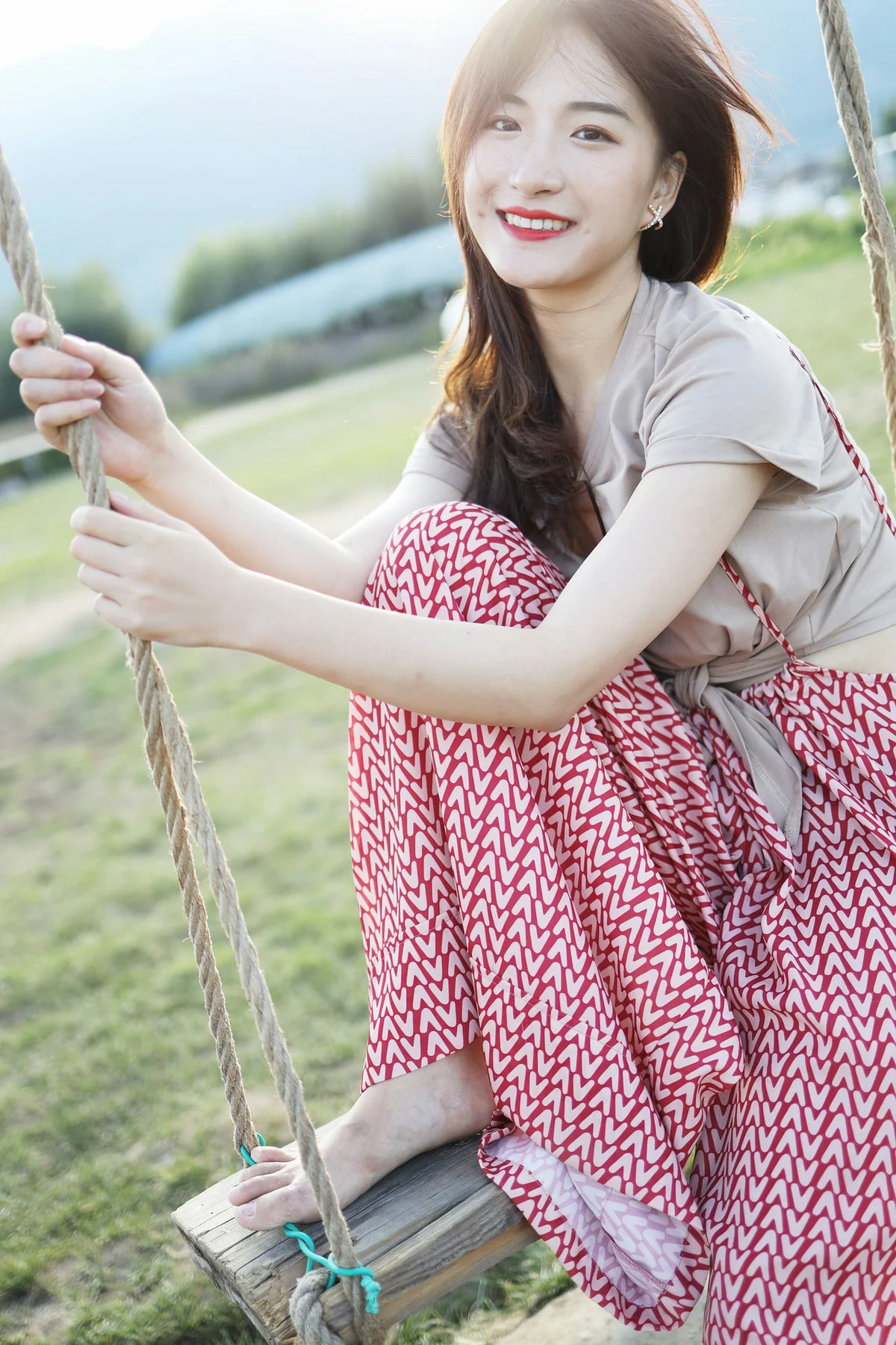 XiuRen 秀人 No.1718 气质梨涡妹 艺儿拿铁清新写真 - 43