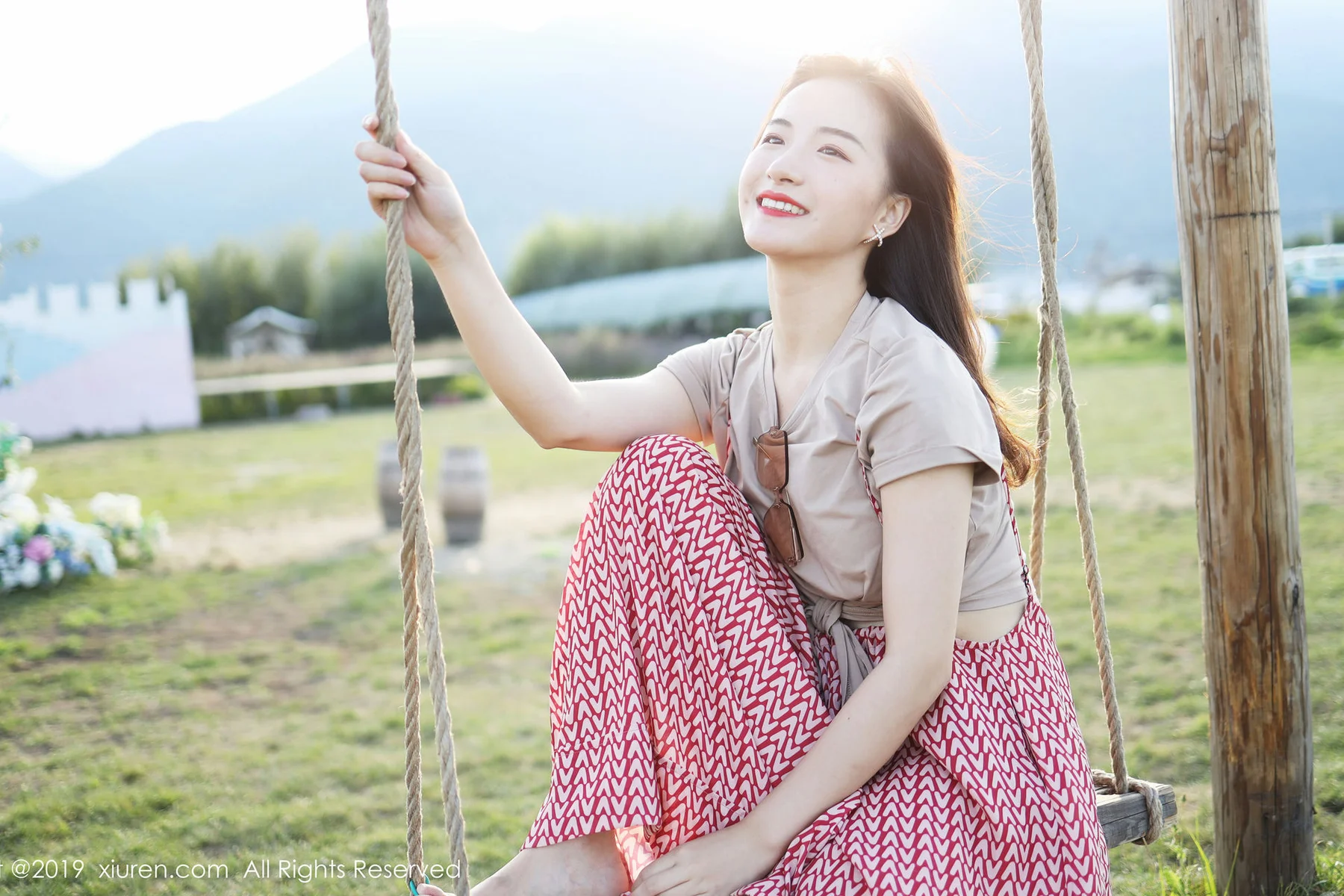 XiuRen 秀人 No.1718 气质梨涡妹 艺儿拿铁清新写真 - 47