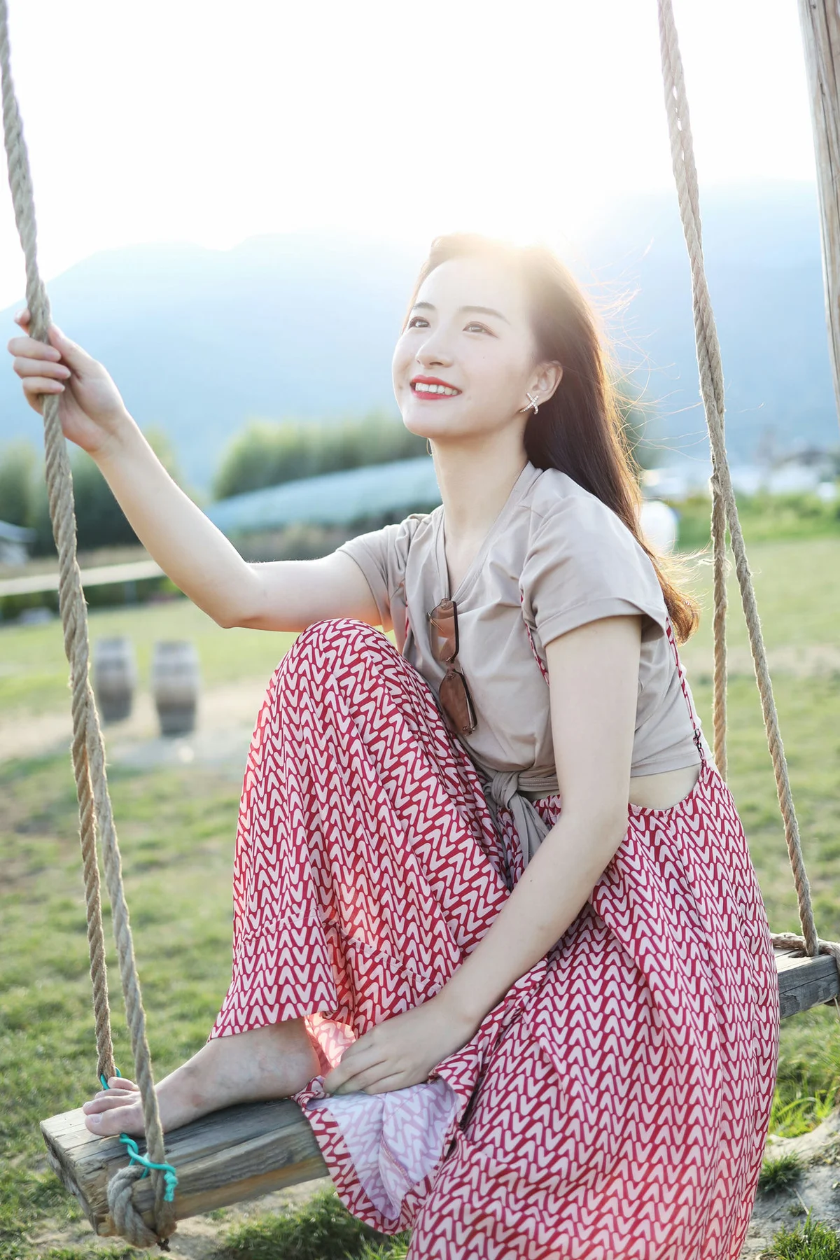 XiuRen 秀人 No.1718 气质梨涡妹 艺儿拿铁清新写真 - 48