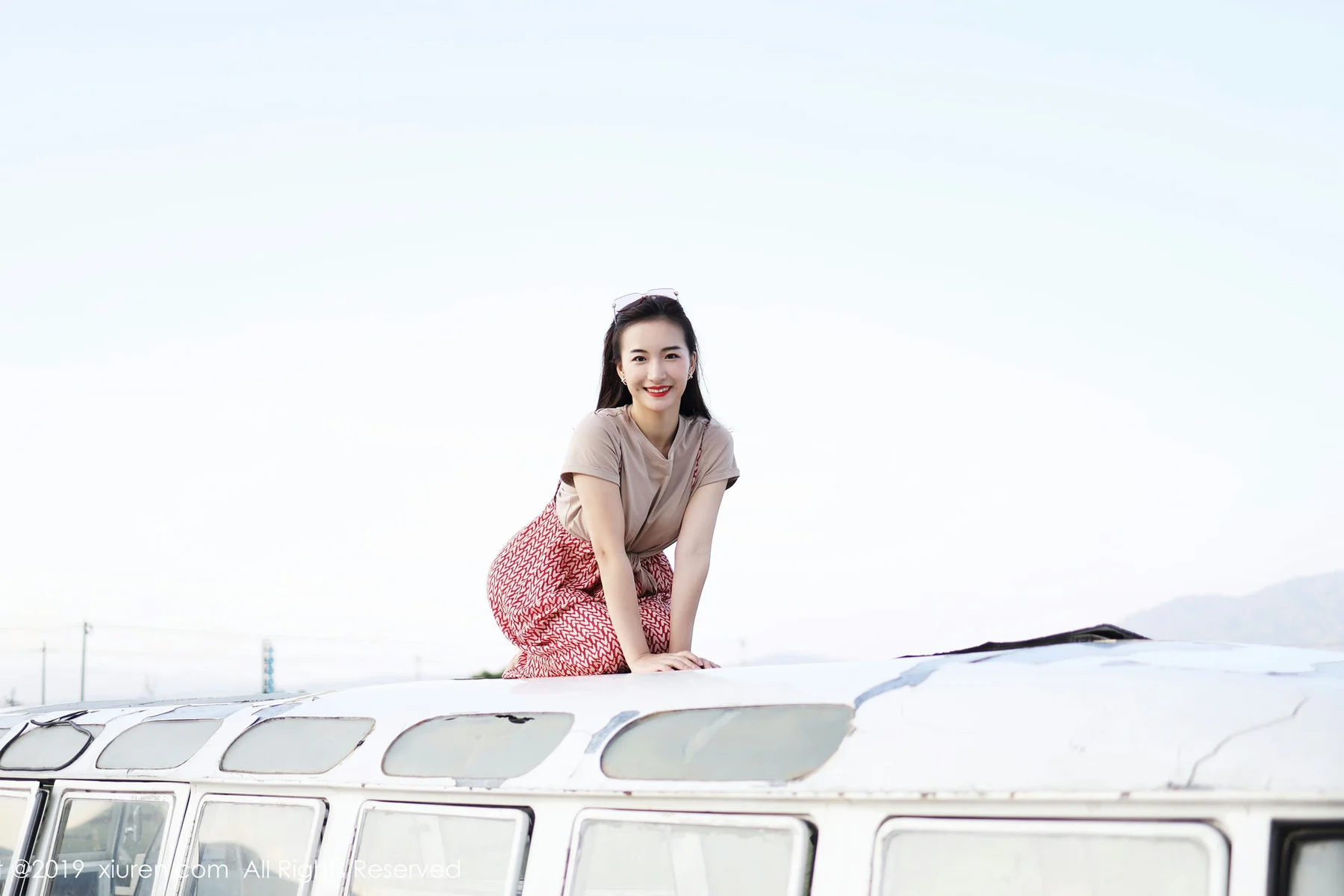 XiuRen 秀人 No.1718 气质梨涡妹 艺儿拿铁清新写真 - 55