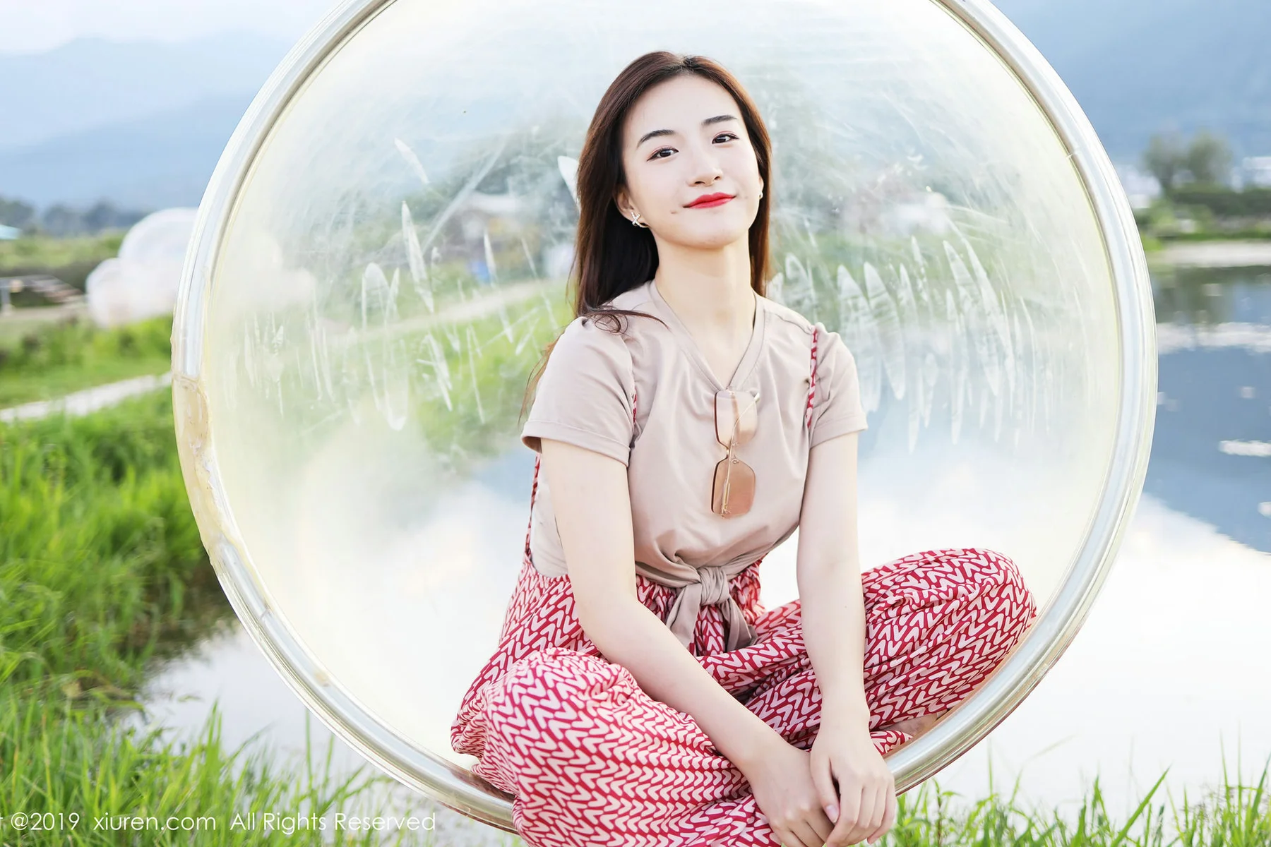 XiuRen 秀人 No.1718 气质梨涡妹 艺儿拿铁清新写真 - 60