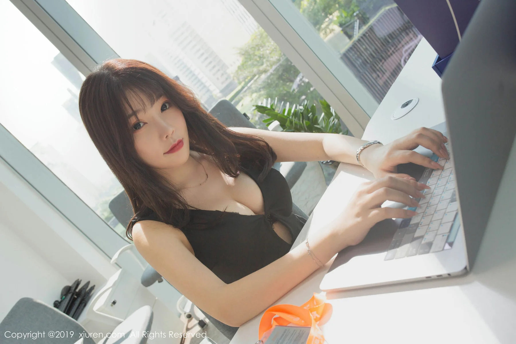 XiuRen 秀人 No.1757 办公室主题 芝芝Booty - 35