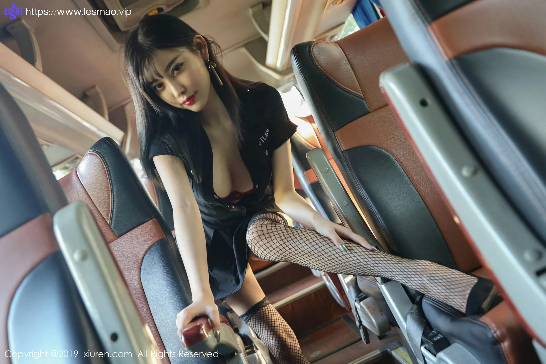 XiuRen 秀人 No.1771 大巴车主题拍摄警花制服 杨晨晨sugar - 13